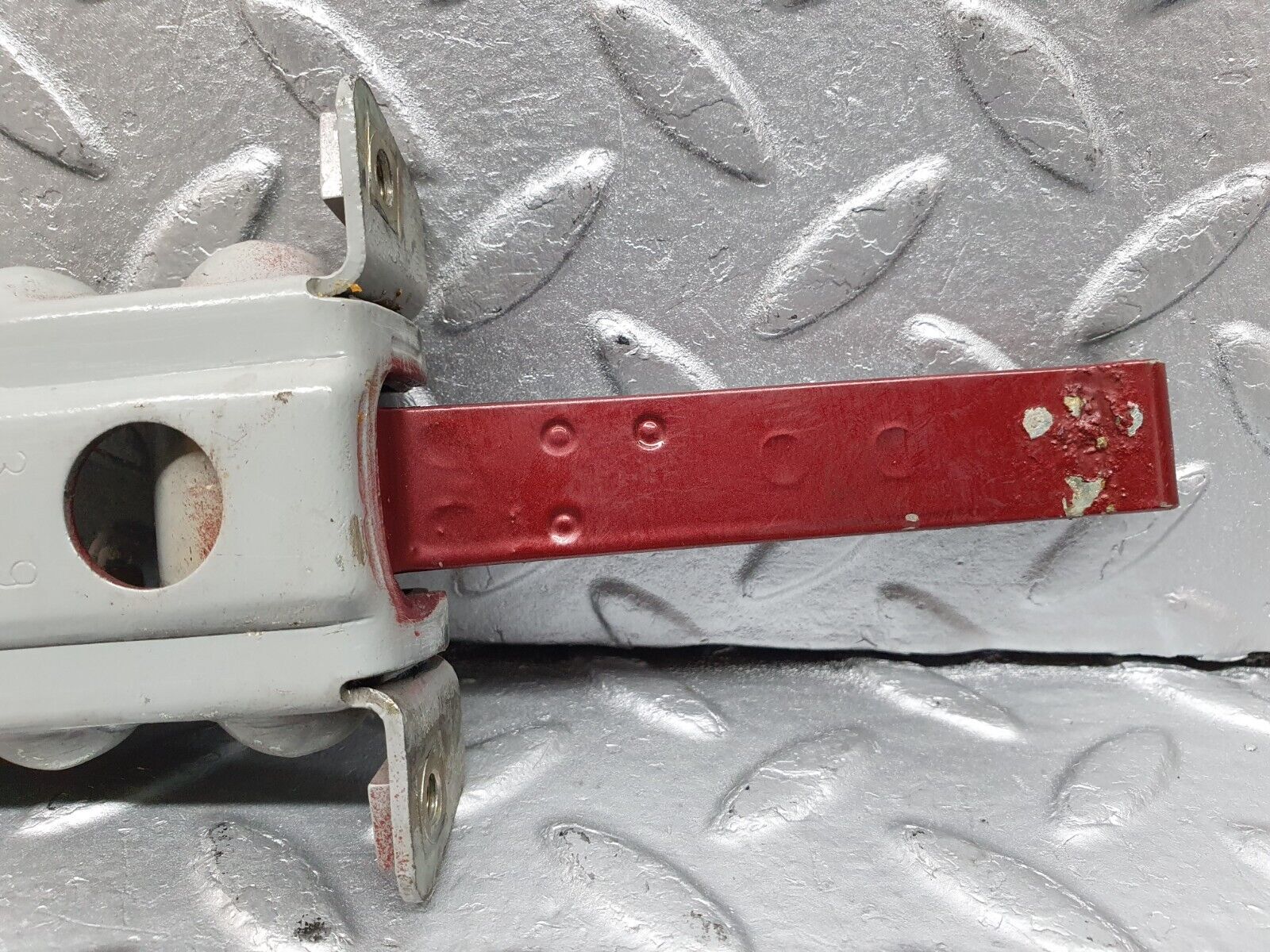 41075 Mercedes-Benz W126 300SE Door Safety Check Strap Front