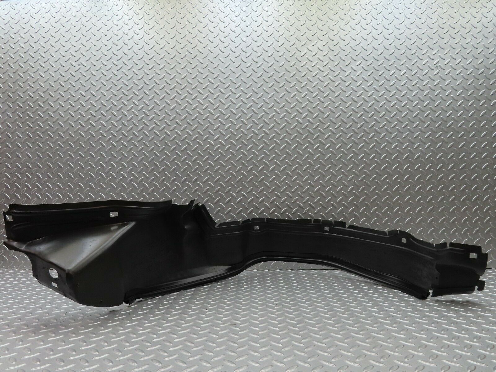 5569 Mercedes-Benz W124 230E Inner Mudguard Panelling Front Left 1248840735