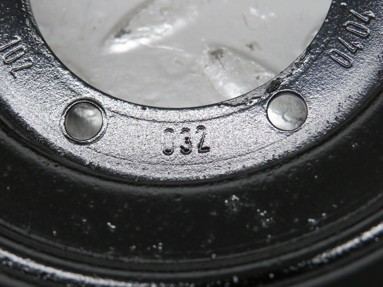 32020 Mercedes-Benz W123 230E Crankshaft Pulley 1020320404