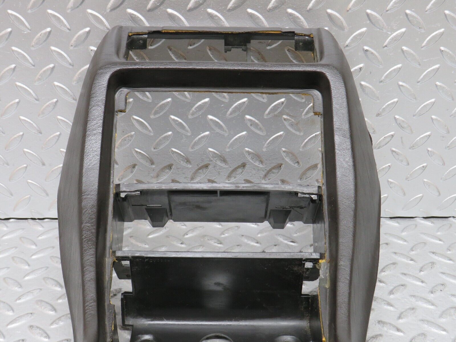 28549 Mercedes-Benz W123 230E Centre Console Brown