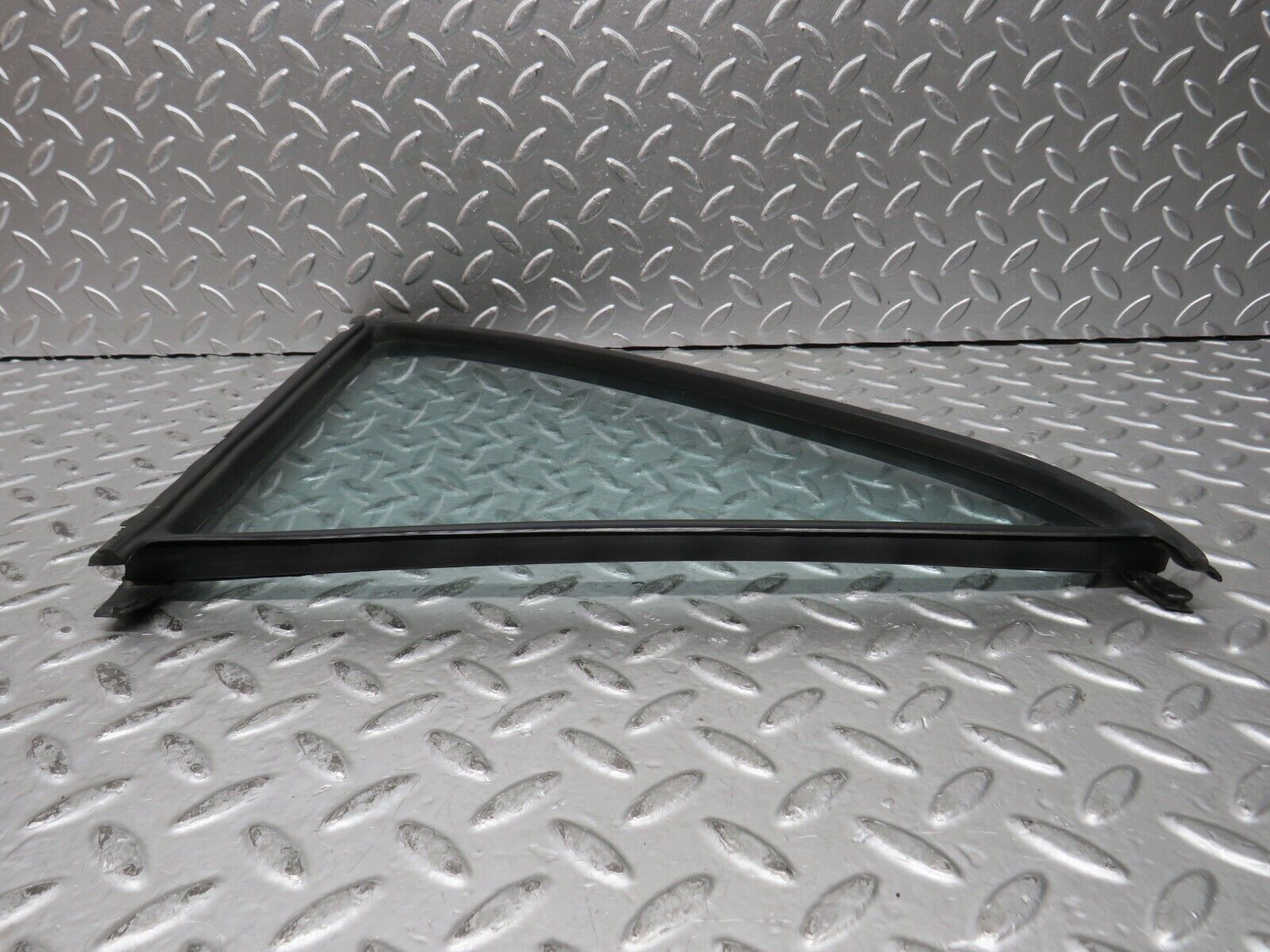 28857 Mercedes-Benz W123 230E Rear Right Quarter Window Glass 1237350224