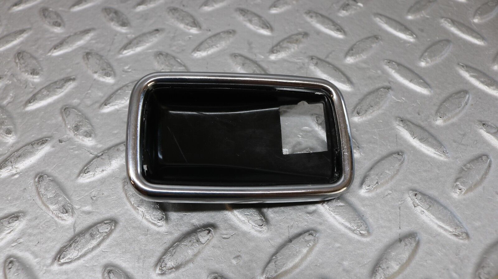 37261 Mercedes-Benz W109 300SEL Chrome Frame For Door Opener Left 1087660511