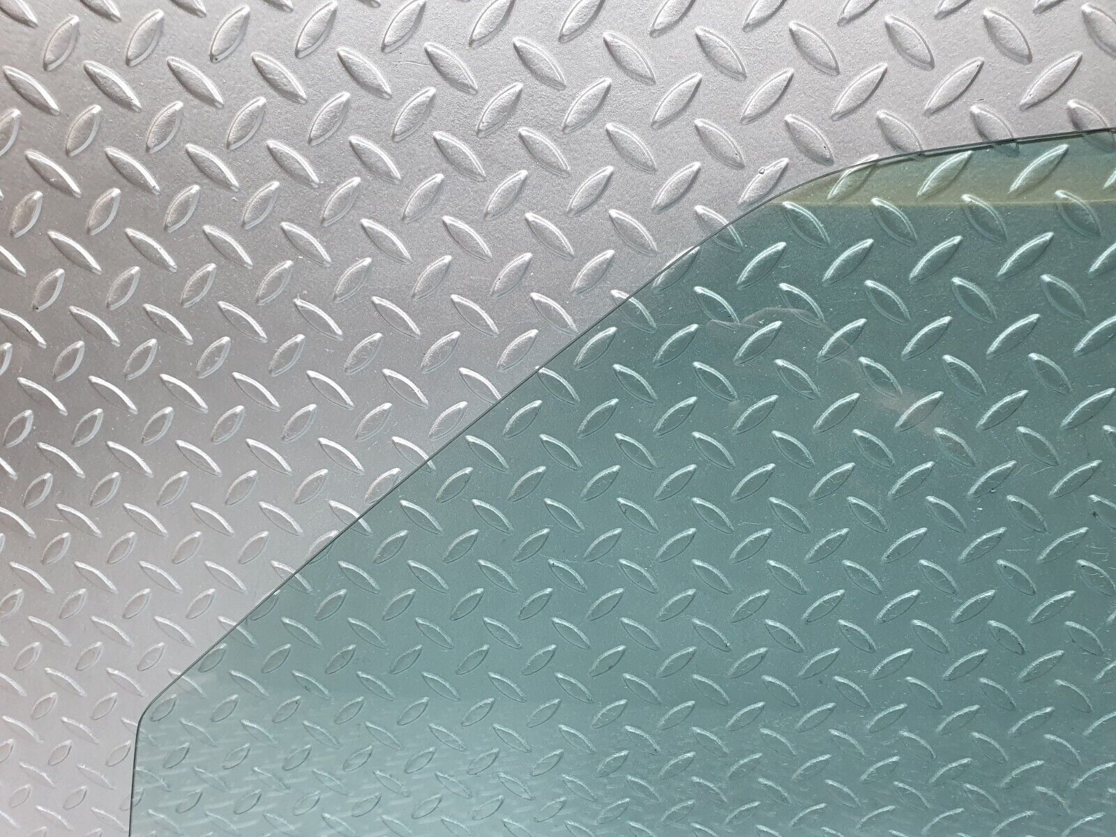 41408 Mercedes-Benz W124 200E Front Left Door Window Glass