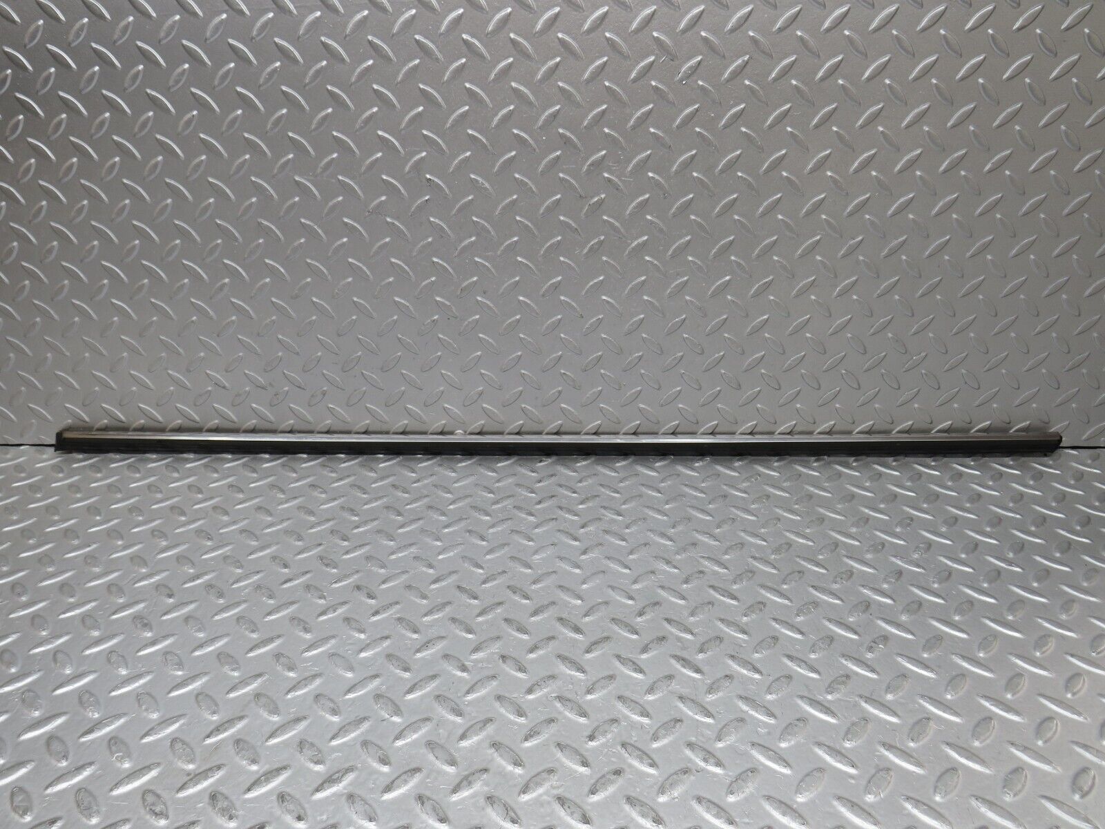 37311 Mercedes-Benz W109 300SEL Rear Left Door Centre Moulding Trim