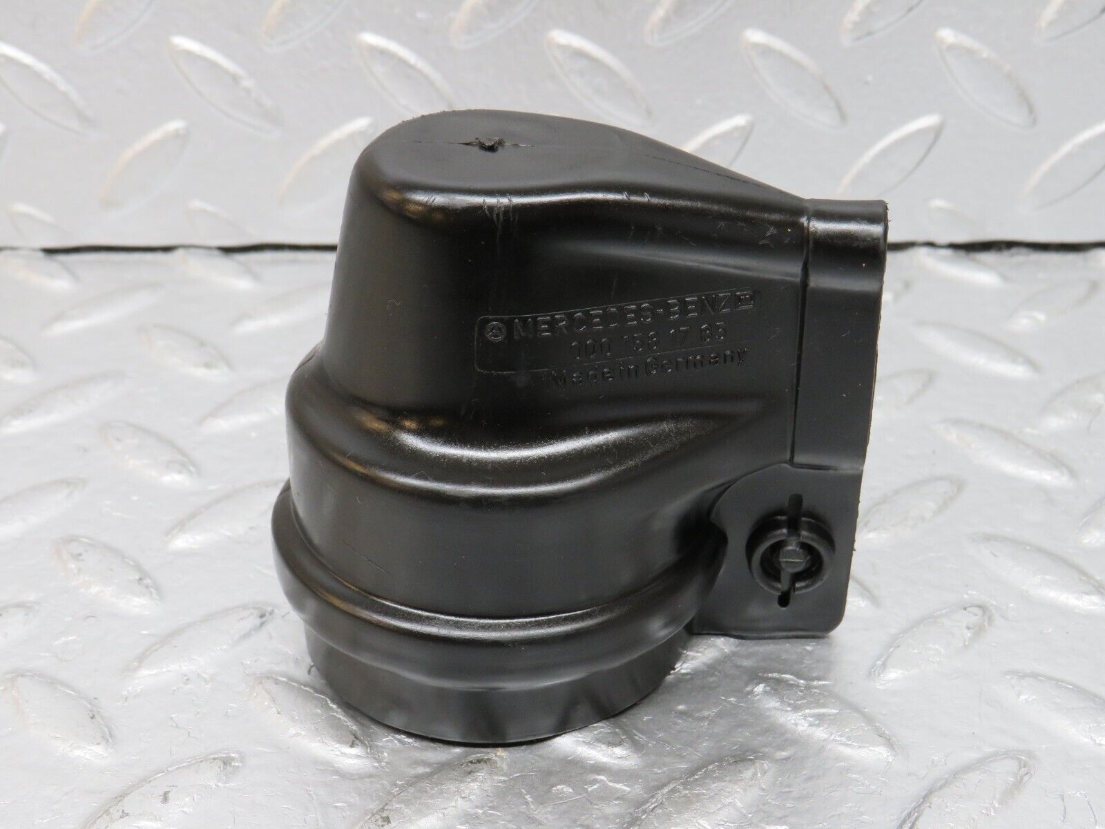 33622 Mercedes-Benz W201 190E 2.0L Ignition Coil Protective Cap 0001581785