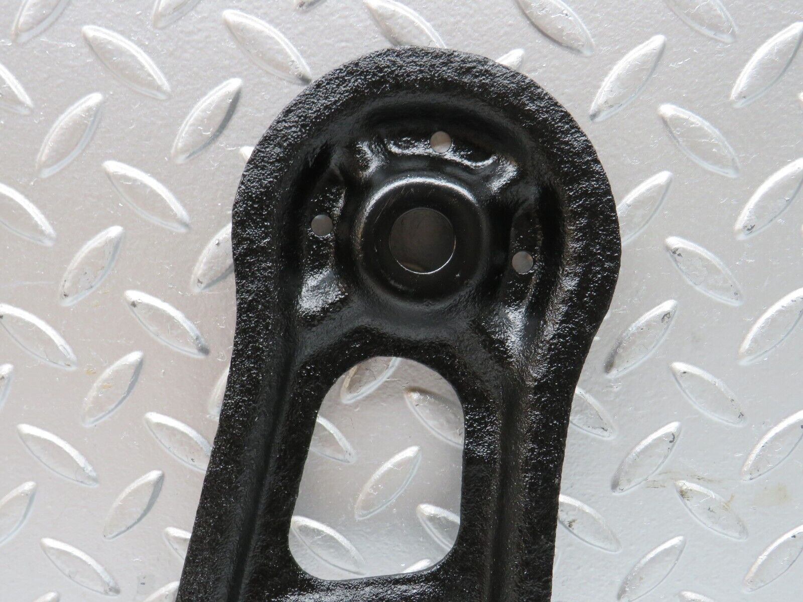 28515 Mercedes-Benz S123 Wagon Rear Suspension Axle Mounting Bracket