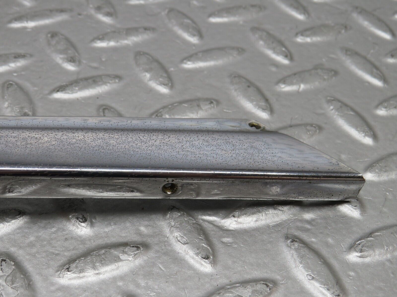 37317 Mercedes-Benz W109 300SEL Front Left Door Chrome Window Frame