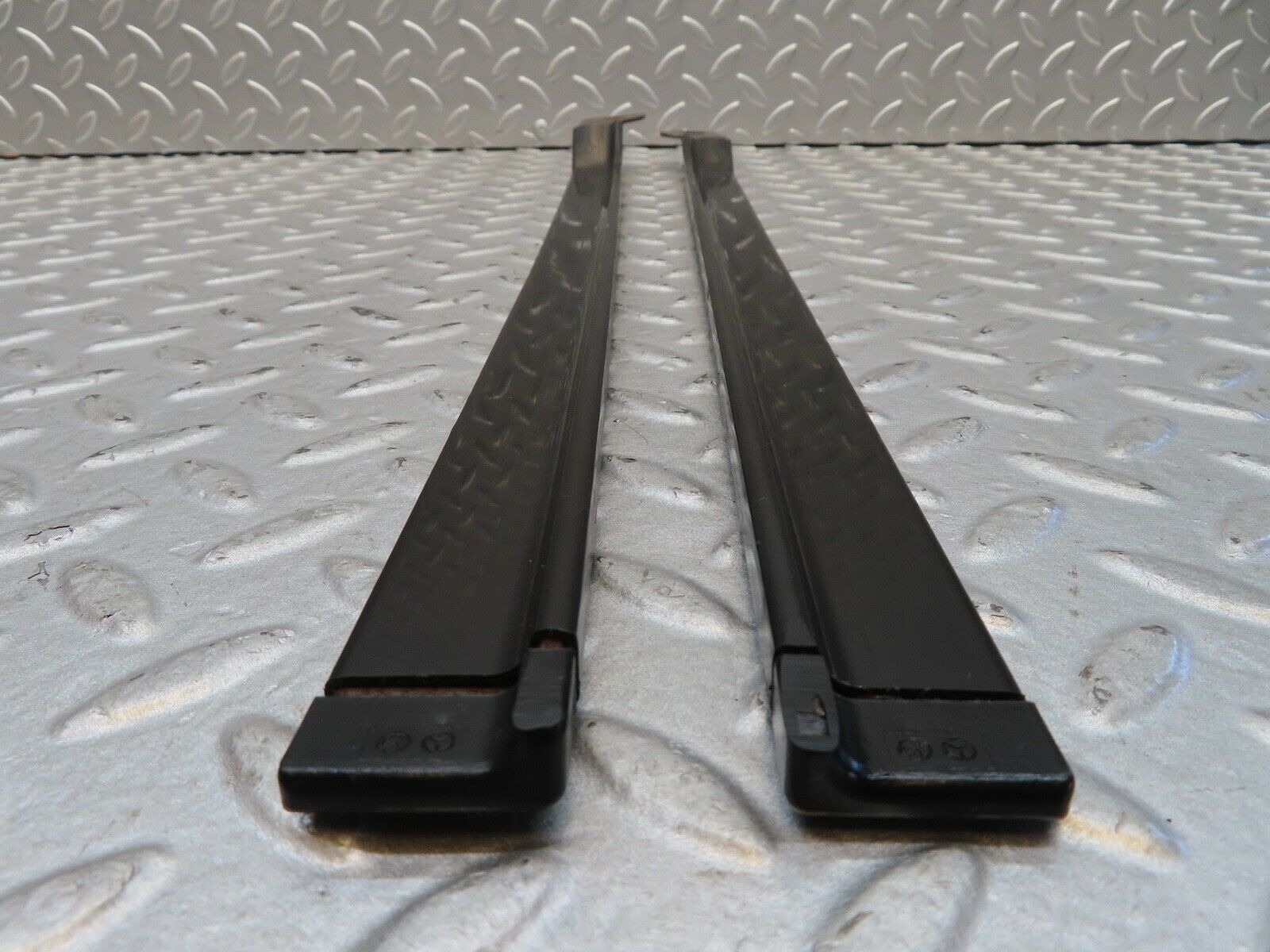 16859 Mercedes-Benz C123 280CE Coupe Seat Belt Runner