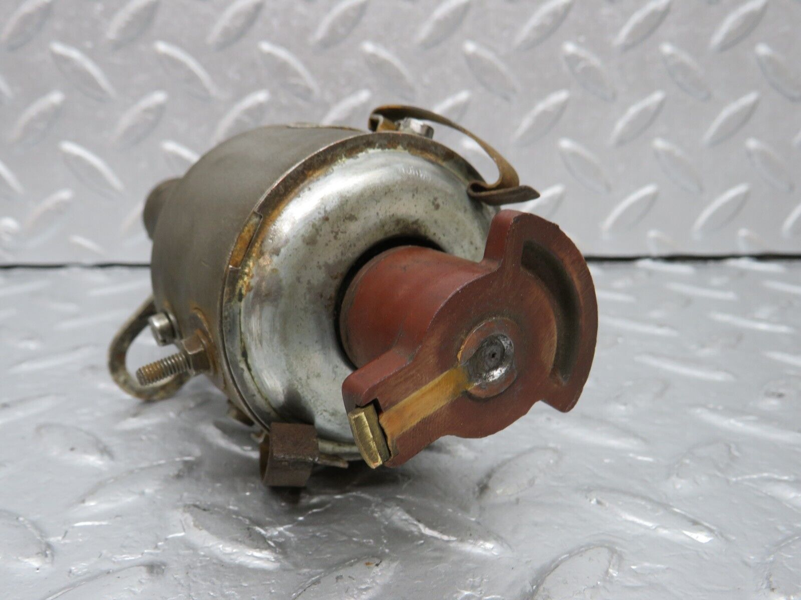 40364 Mercedes-Benz W110 230 Ignition Distributor Bosch 0231116038