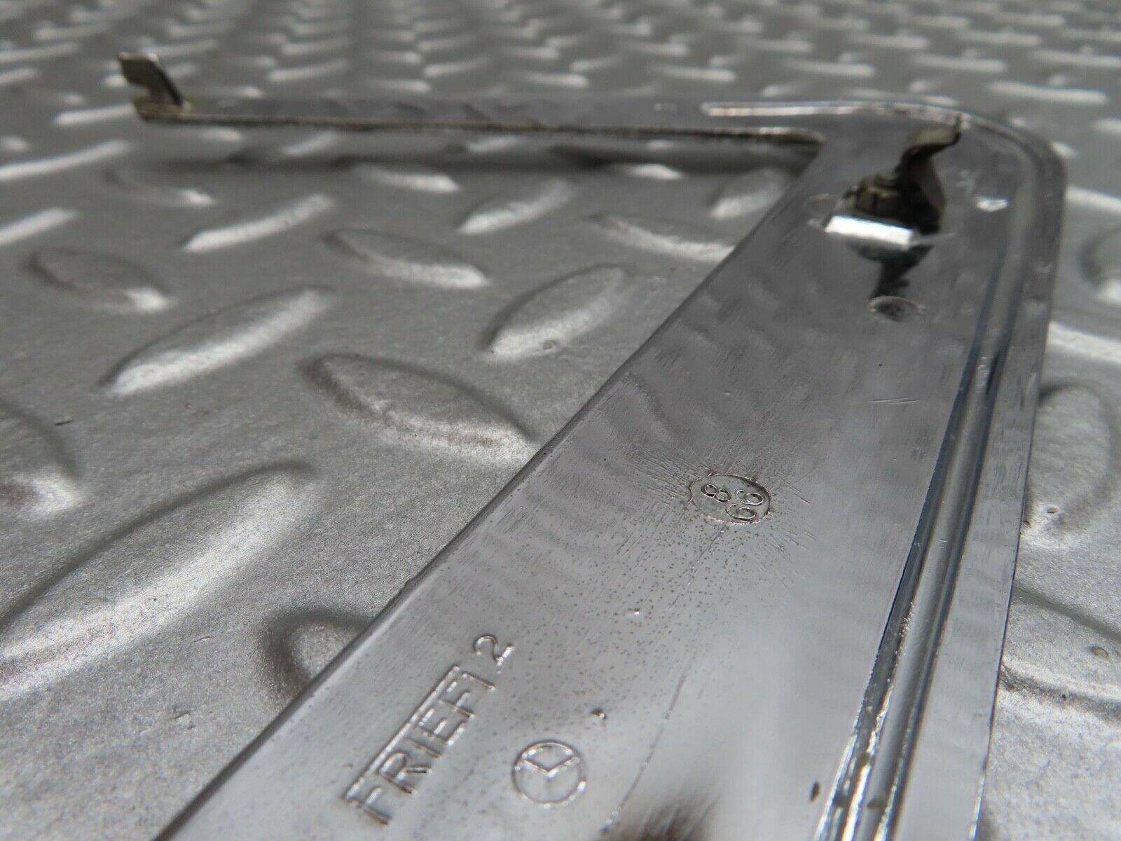 13070 Mercedes-Benz W111 220S C Pillar Chrome Trim Left Side 1116900389