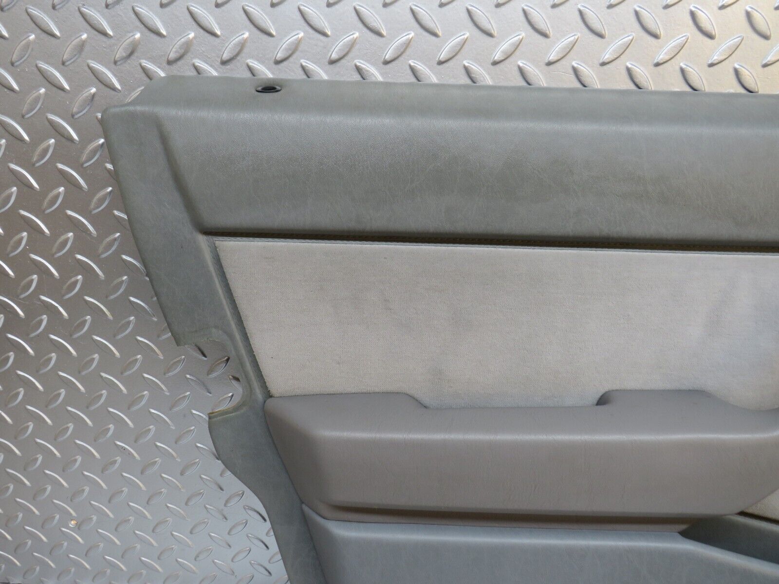 32340 Mercedes-Benz S124 300TE Wagon Front Left Door Card Grey