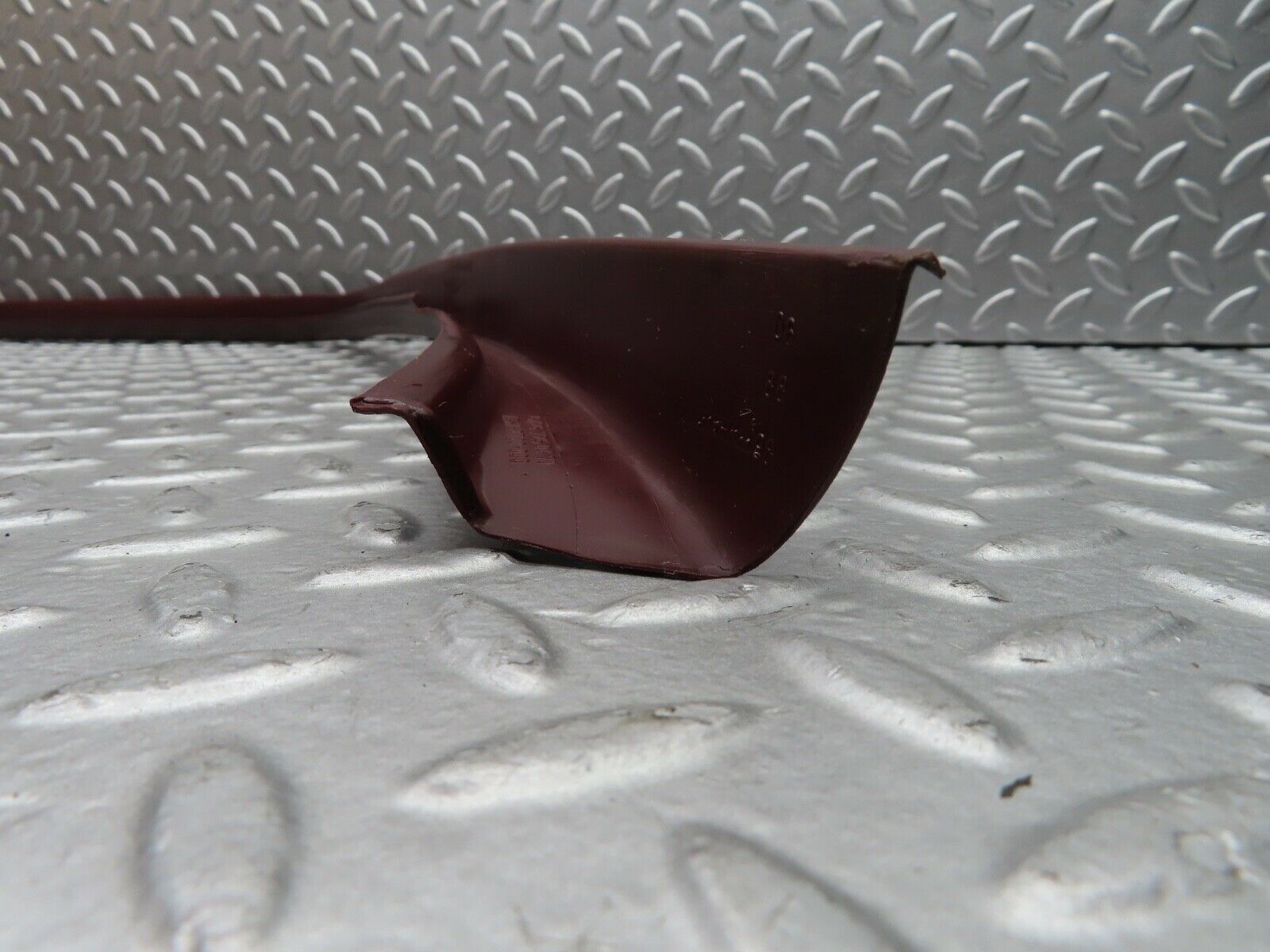 21425 Mercedes-Benz W126 300SE Front Right Door Window Frame Cover 1267250471