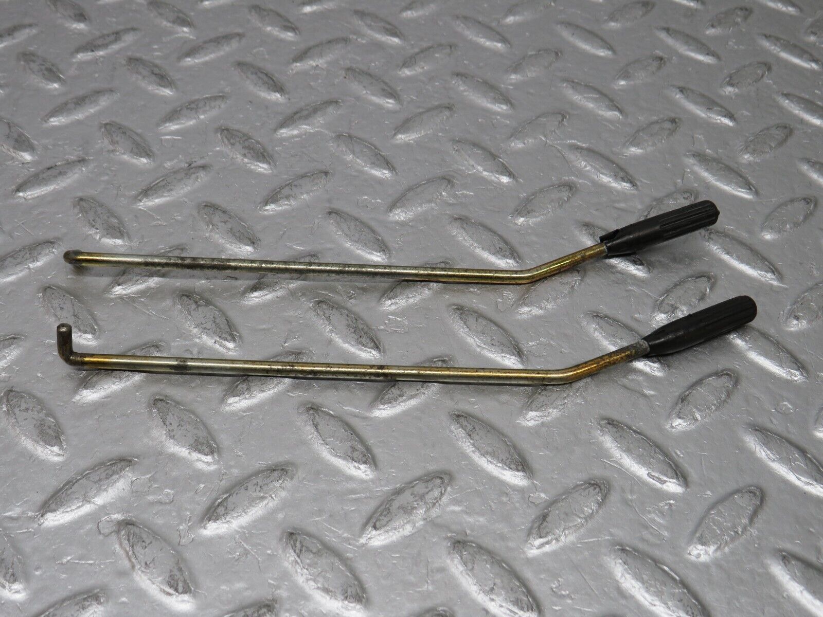 37807 Mercedes-Benz A124 320E Cabriolet Front Door Lock Knob Pair