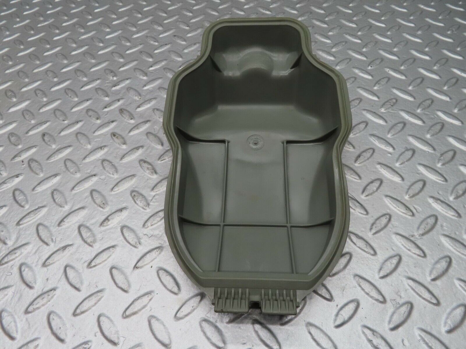 14837 Mercedes-Benz W123 Headlight Back Cover