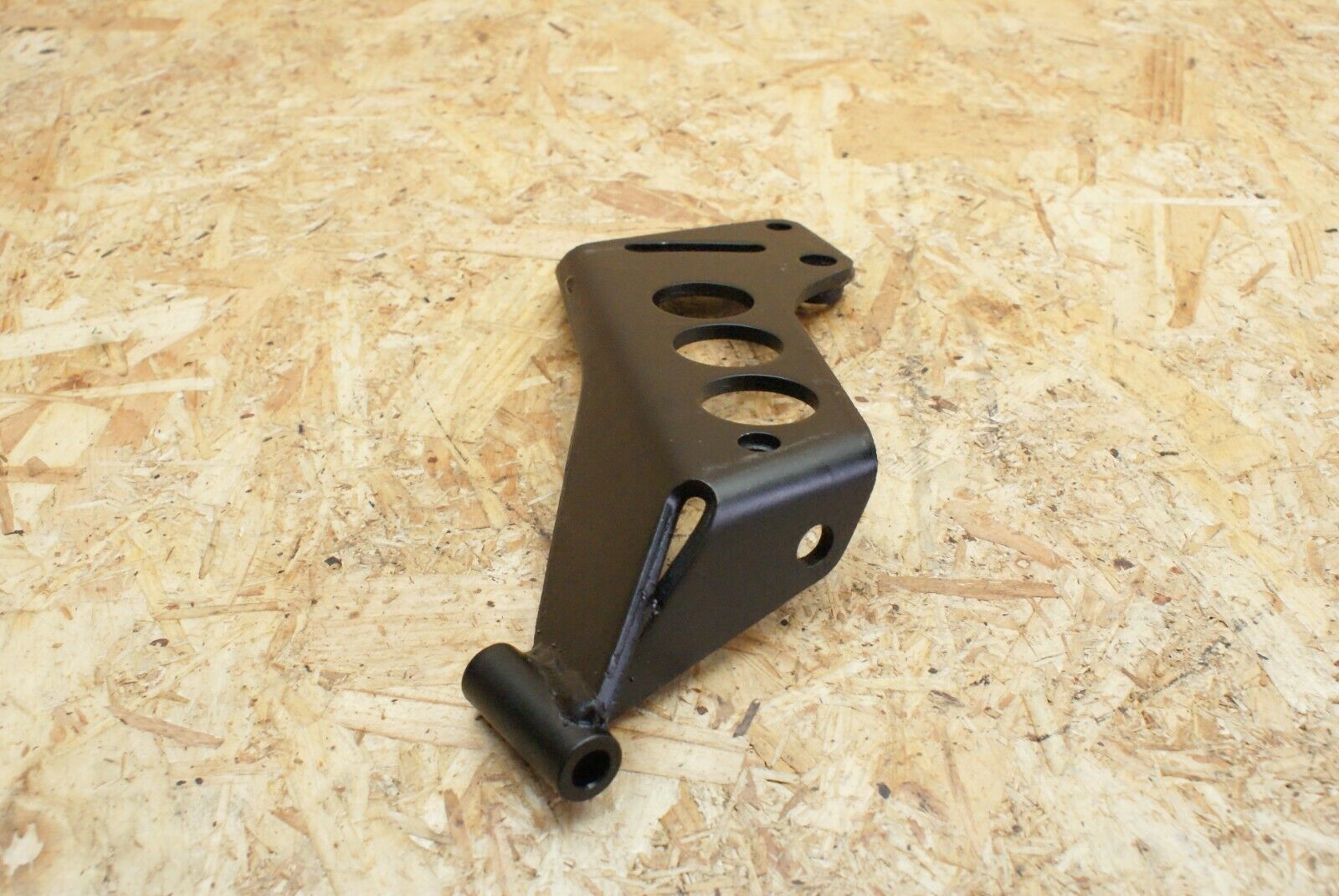 2439 Mercedes-Benz W123 280E Power Steering Pump Holder Bracket