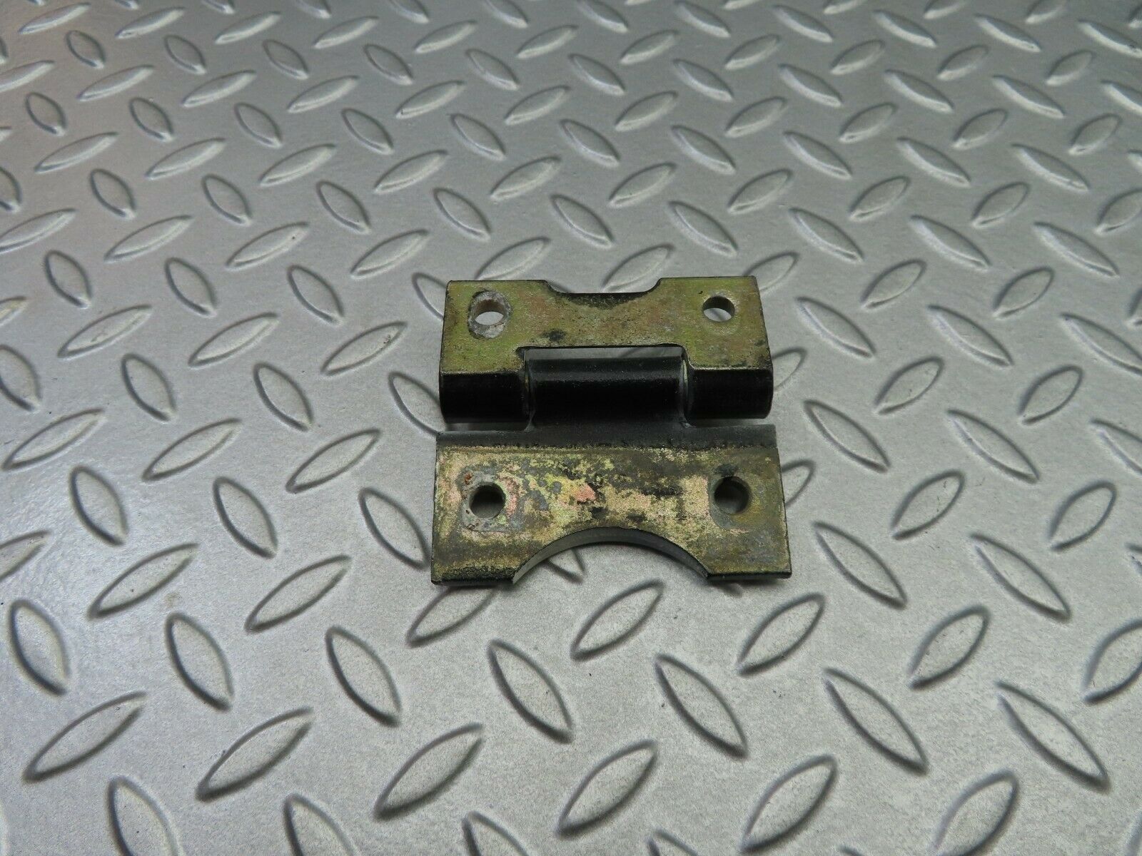 5847 Mercedes-Benz W123 200 Door Hinge 1237200037