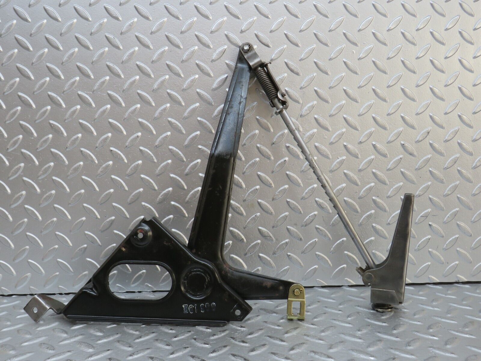 28141 Mercedes-Benz W123 280E Handbrake Regulator