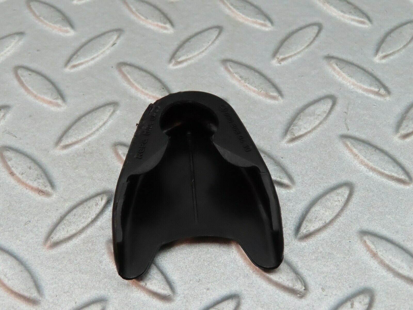 5738 Mercedes-Benz W123 200 Seat Belt Plastic Cap 0008680430