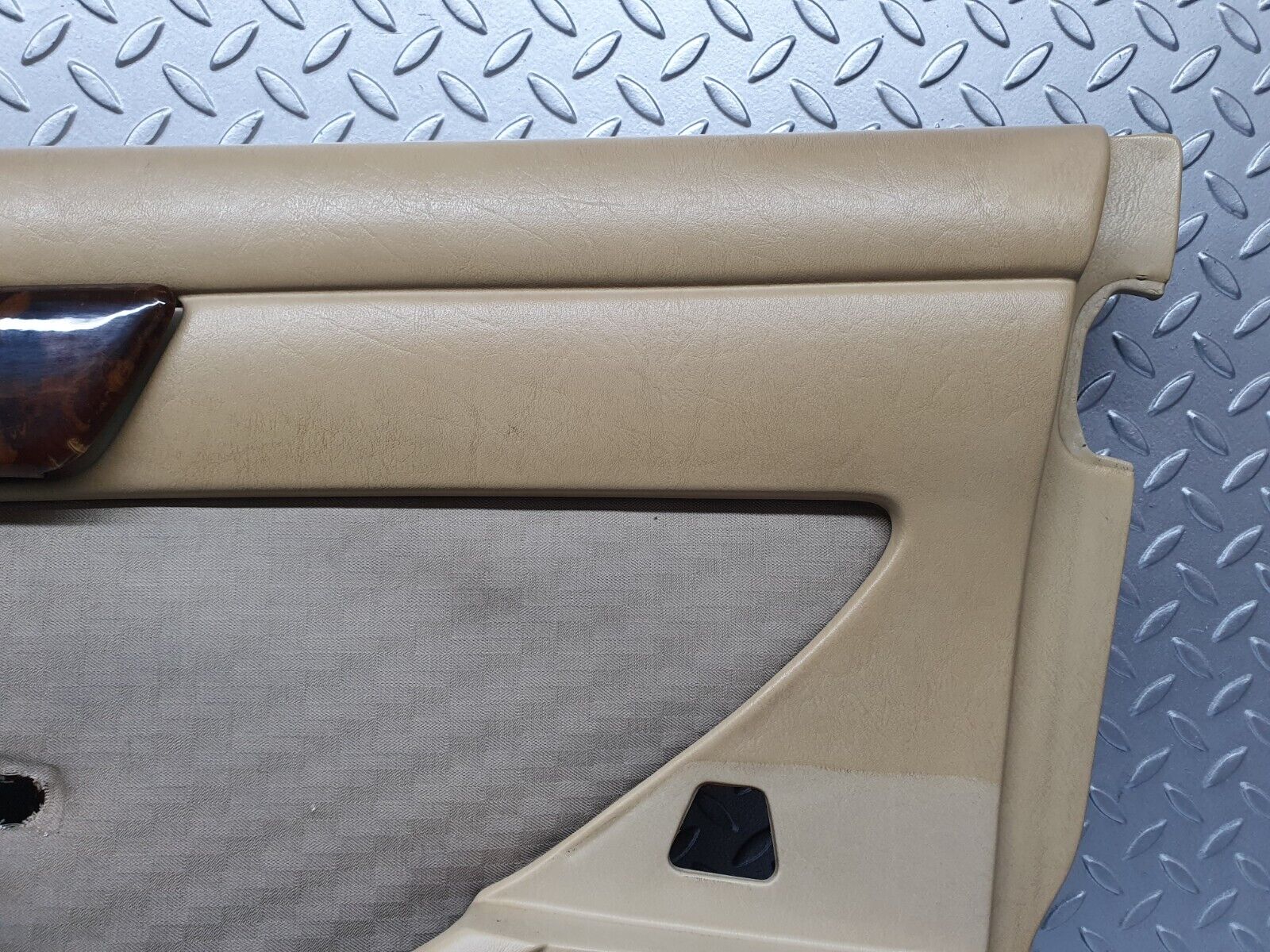 41118 Mercedes-Benz W126 300SE Front Right Door Card Beige 1267270270