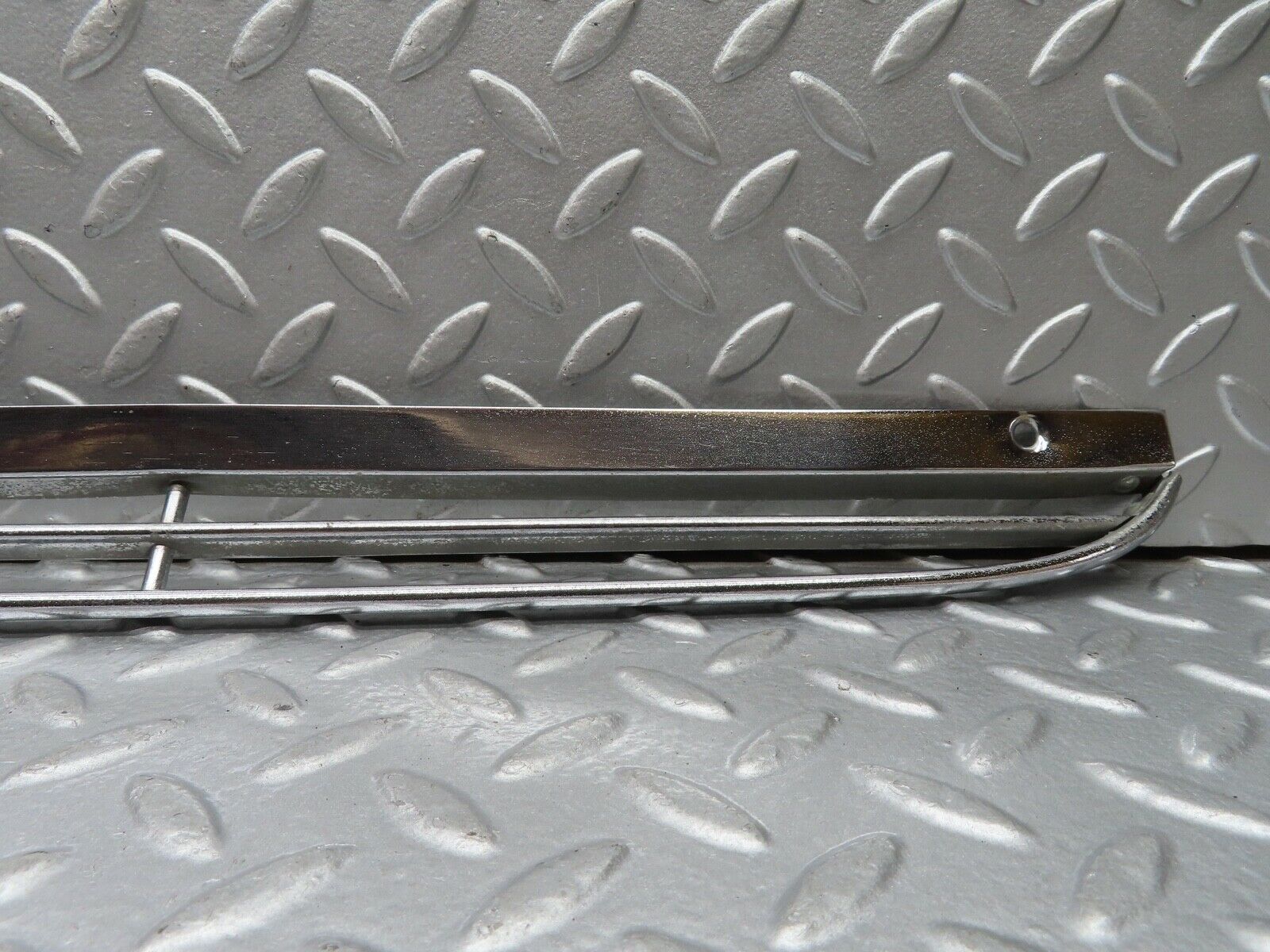 18449 Mercedes-Benz W111 220SE Coupe Air Intake Chrome Grill