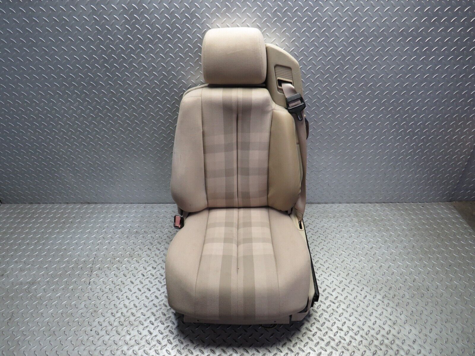 38320 Mercedes-Benz R129 280SL Coupe Electric Front Left Seat Beige