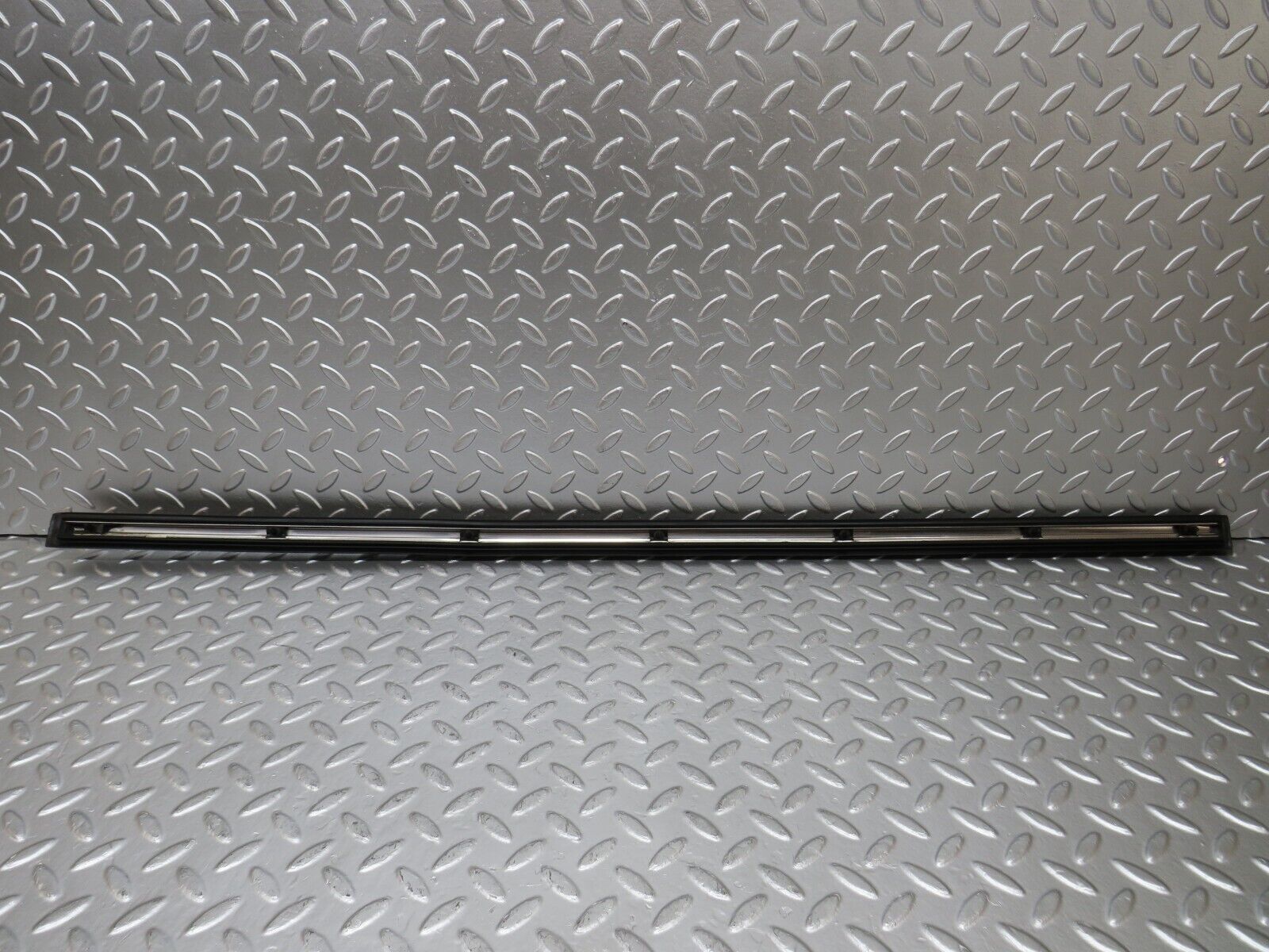 25600 Mercedes-Benz W123 200 Front Right Door Lower Moulding Trim