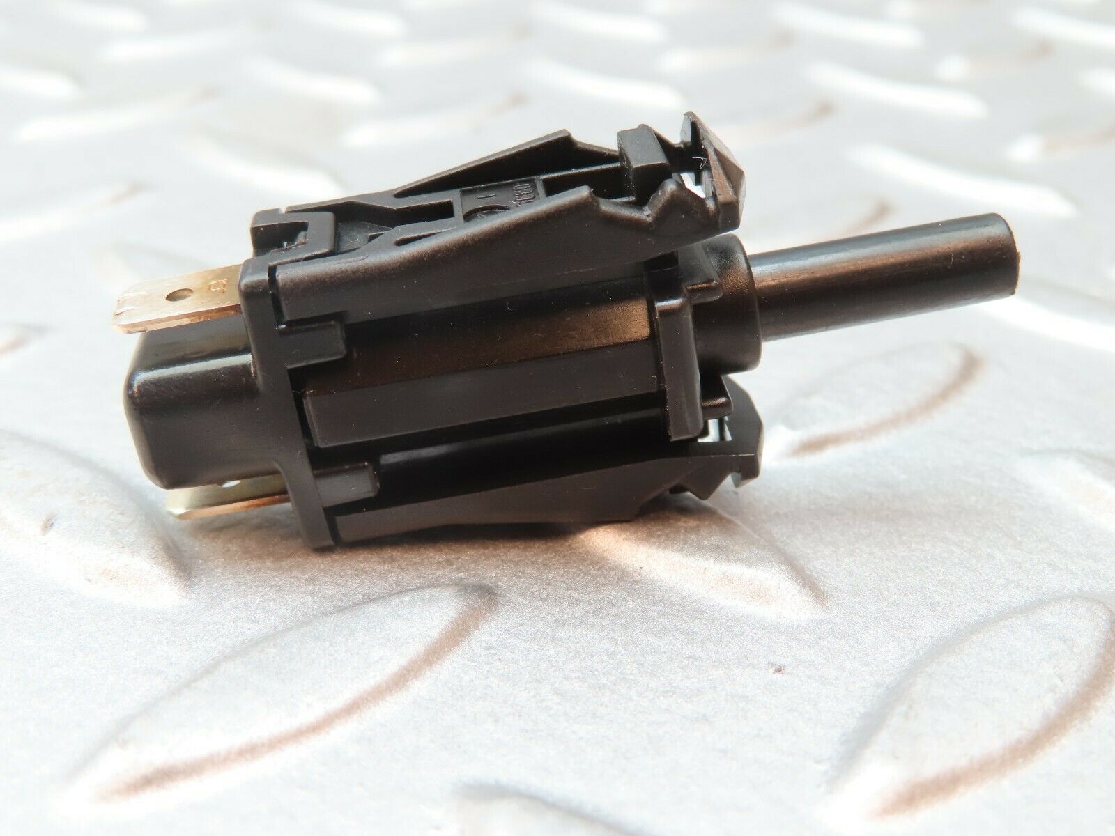 4208 Mercedes-Benz V123 240D LWB Door Contact Switch 0015458714