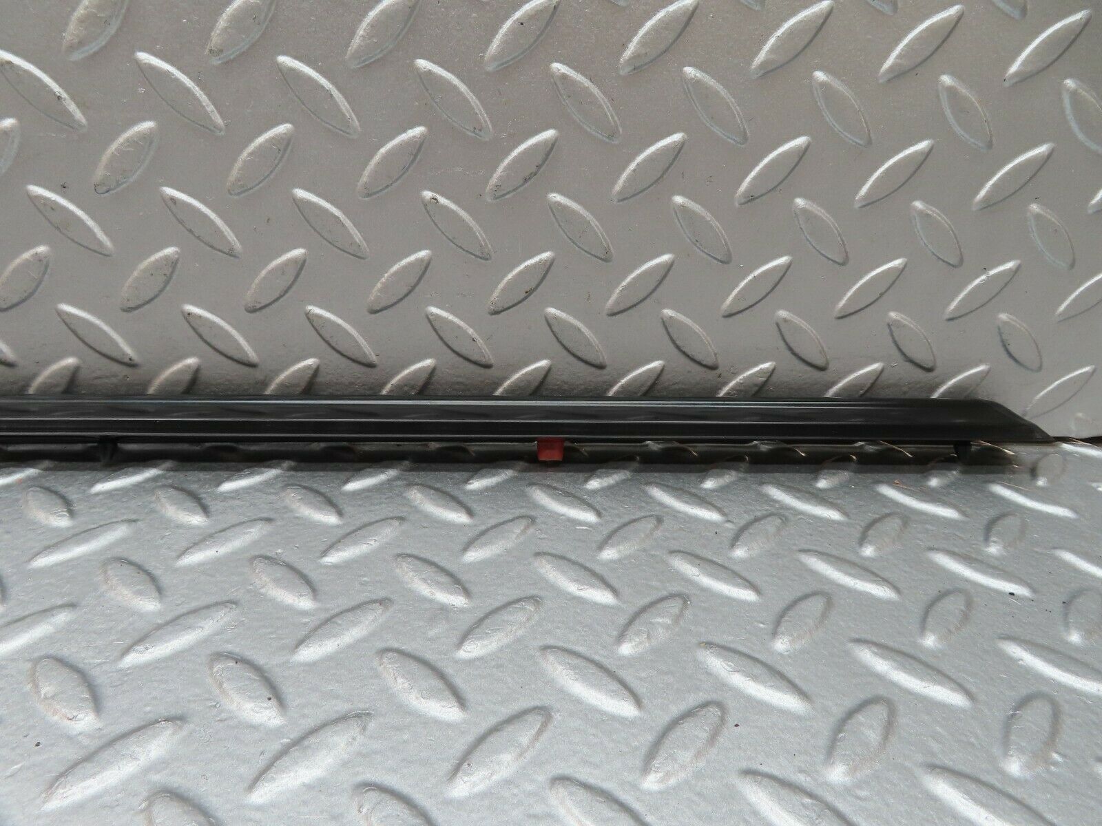 18005 Mercedes-Benz W123 200 Rear Right Door Centre Moulding Trim