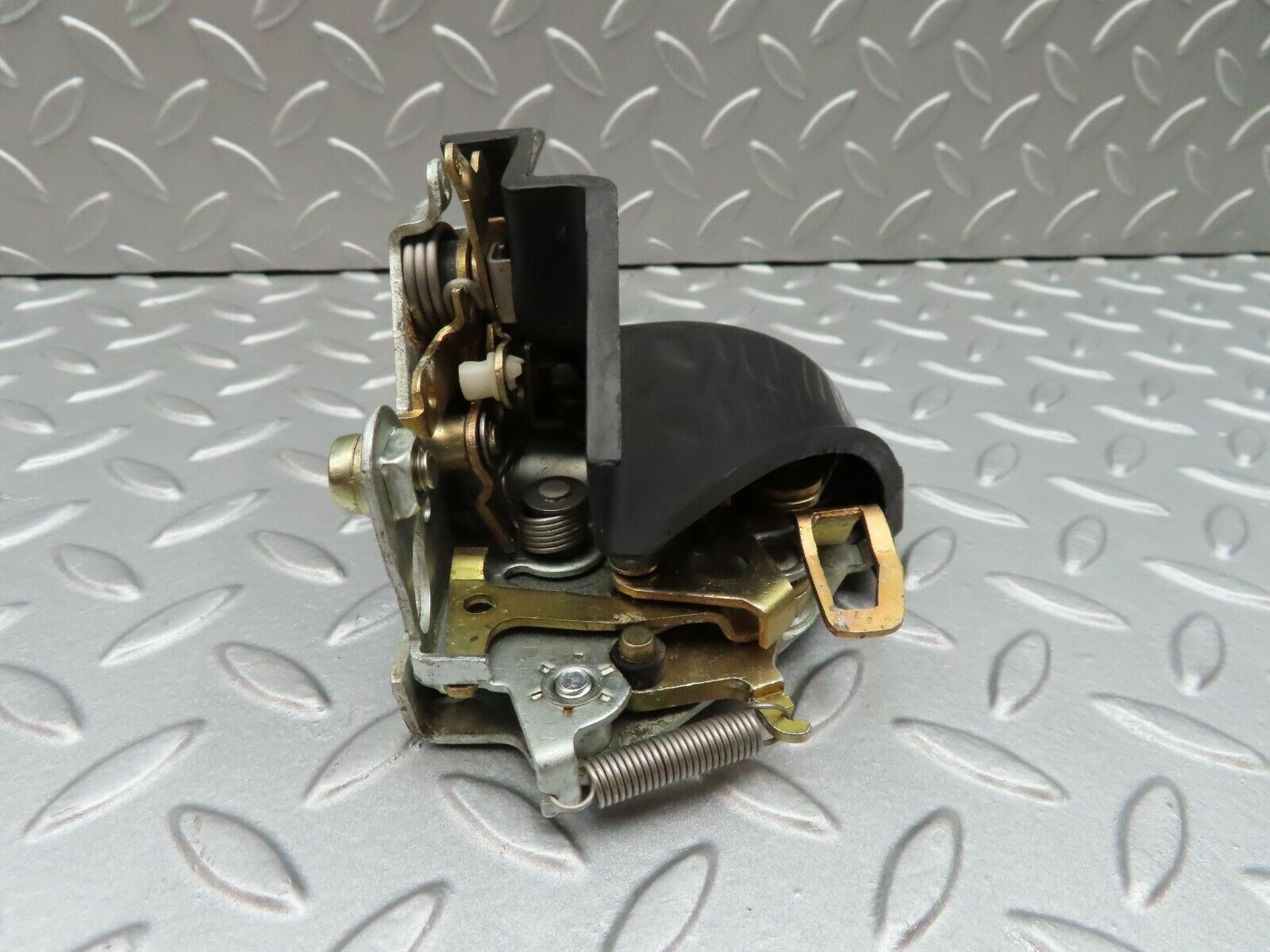 3703 Mercedes-Benz S123 200T Wagon Rear Left Door Lock Mechanism 1237330108