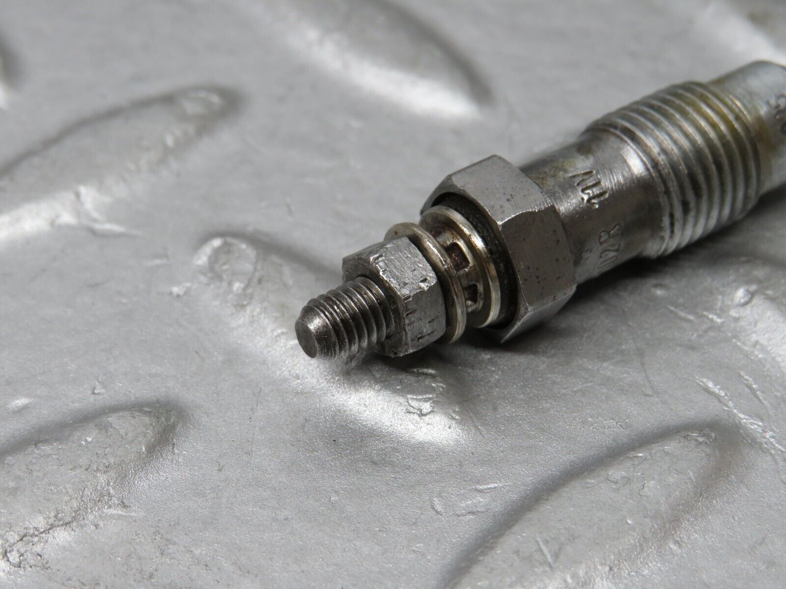 35889 Mercedes-Benz 240D OM616.912 Glow Plug NGK Y-902R