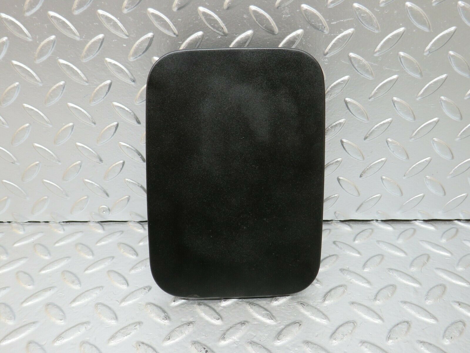 24456 Mercedes-Benz S124 220TE Wagon Fuel Tank Flap Cap