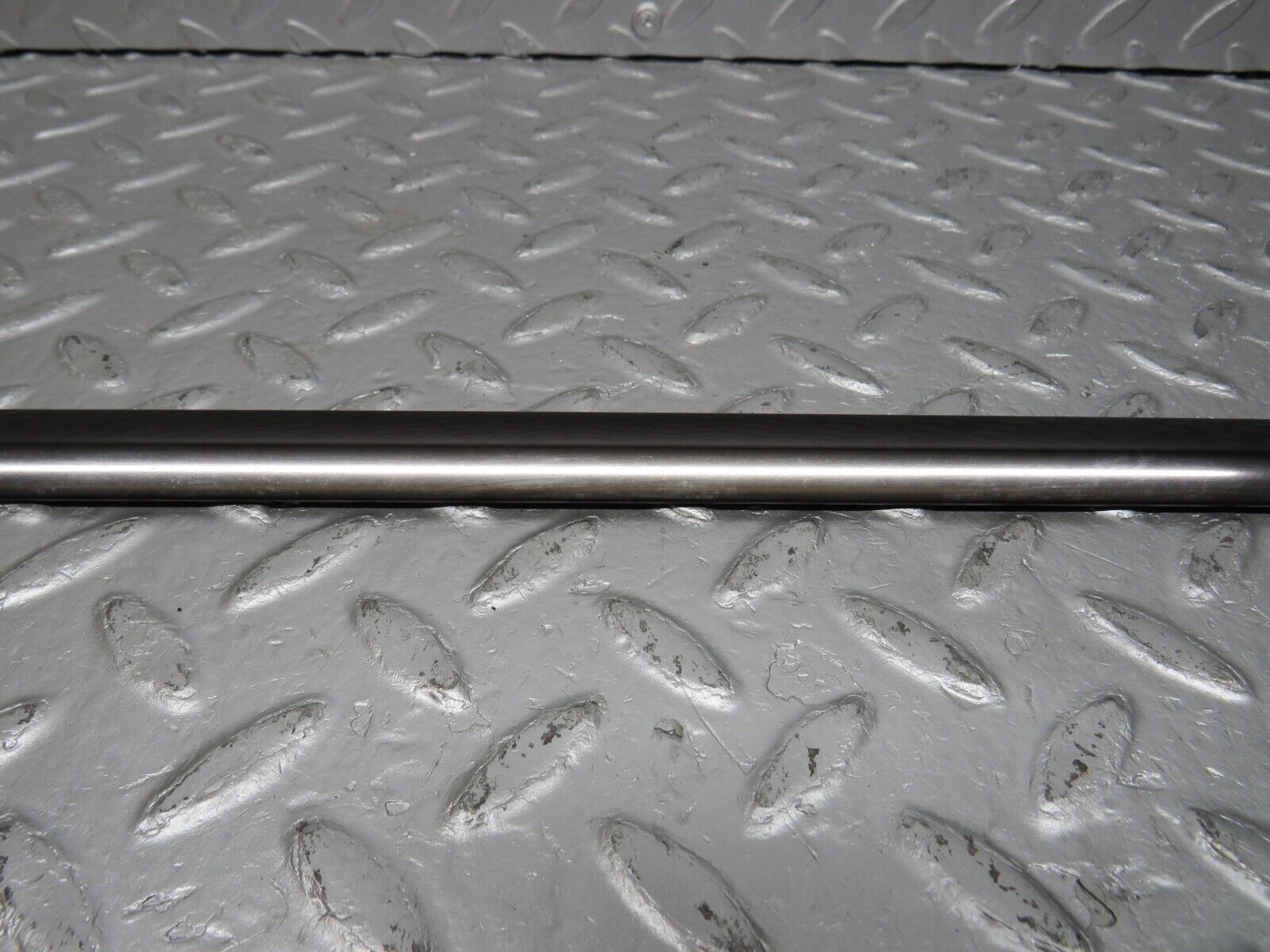 39653 Mercedes-Benz R129 320SL Coupe Right Door Window Moulding Trim