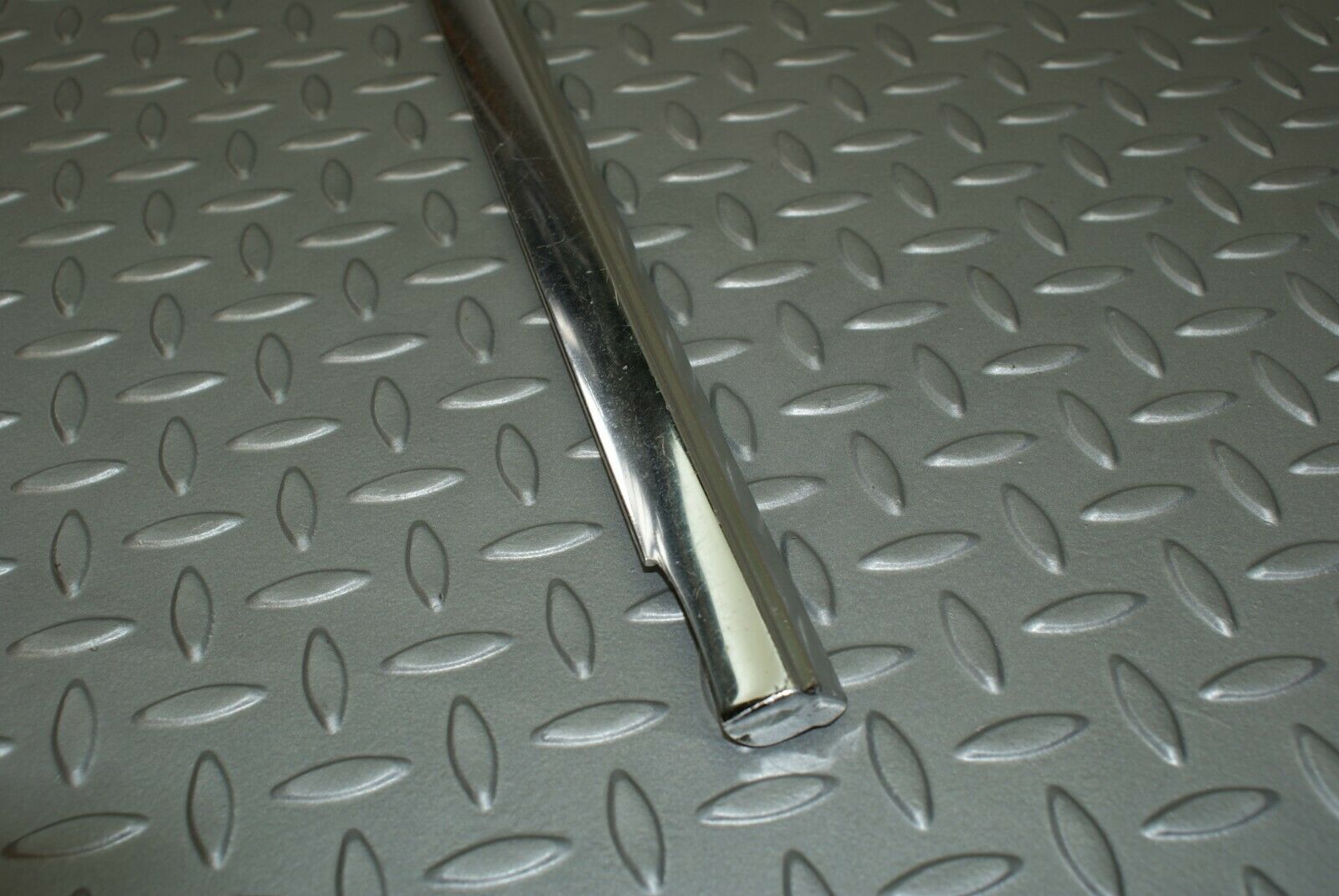 3125 Mercedes-Benz W115 220D Rear Left Door Chrome Moulding Trim