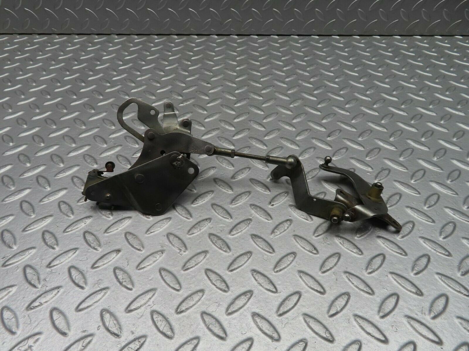 10147 Mercedes-Benz C123 230CE Coupe Throttle Linkage