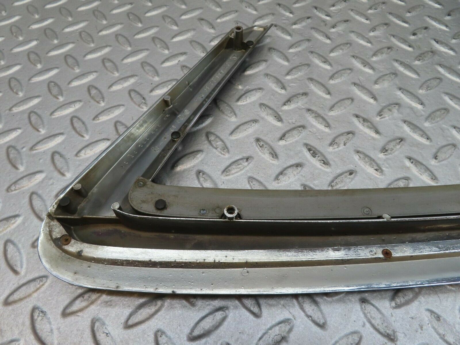 16588 Mercedes-Benz C107 380SLC Rear Right Quarter Window Chrome Frame