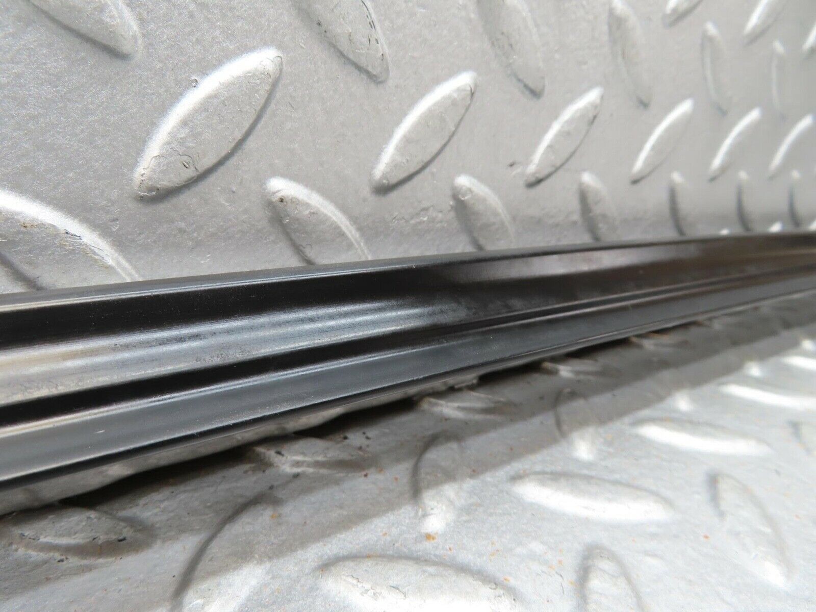 15862 Mercedes-Benz W123 280E Trunk Boot Lid Chrome Moulding Trim