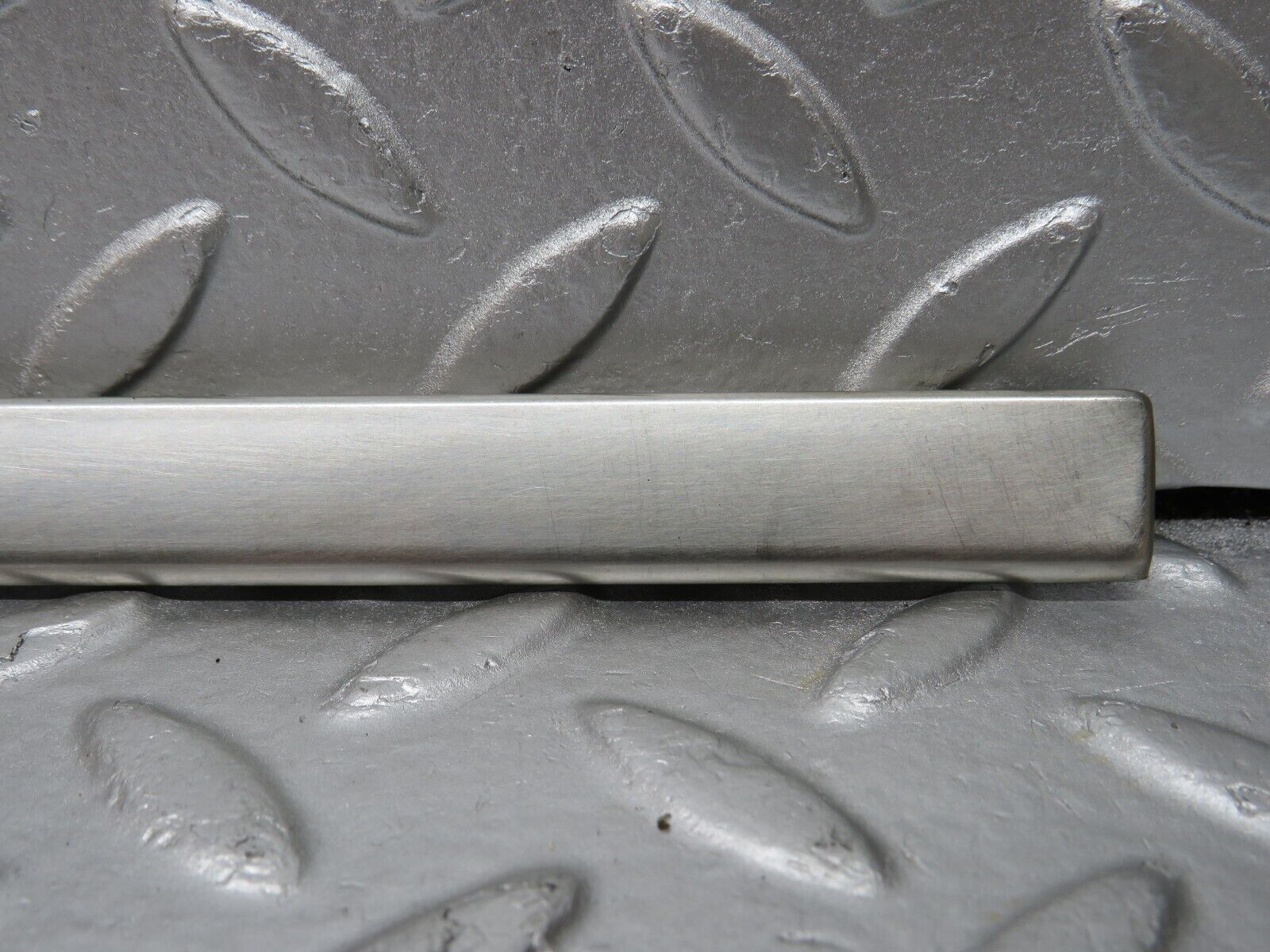 34374 Mercedes-Benz C126 380SEC Coupe Front Right Fender Wing Lower Moulding Chrome