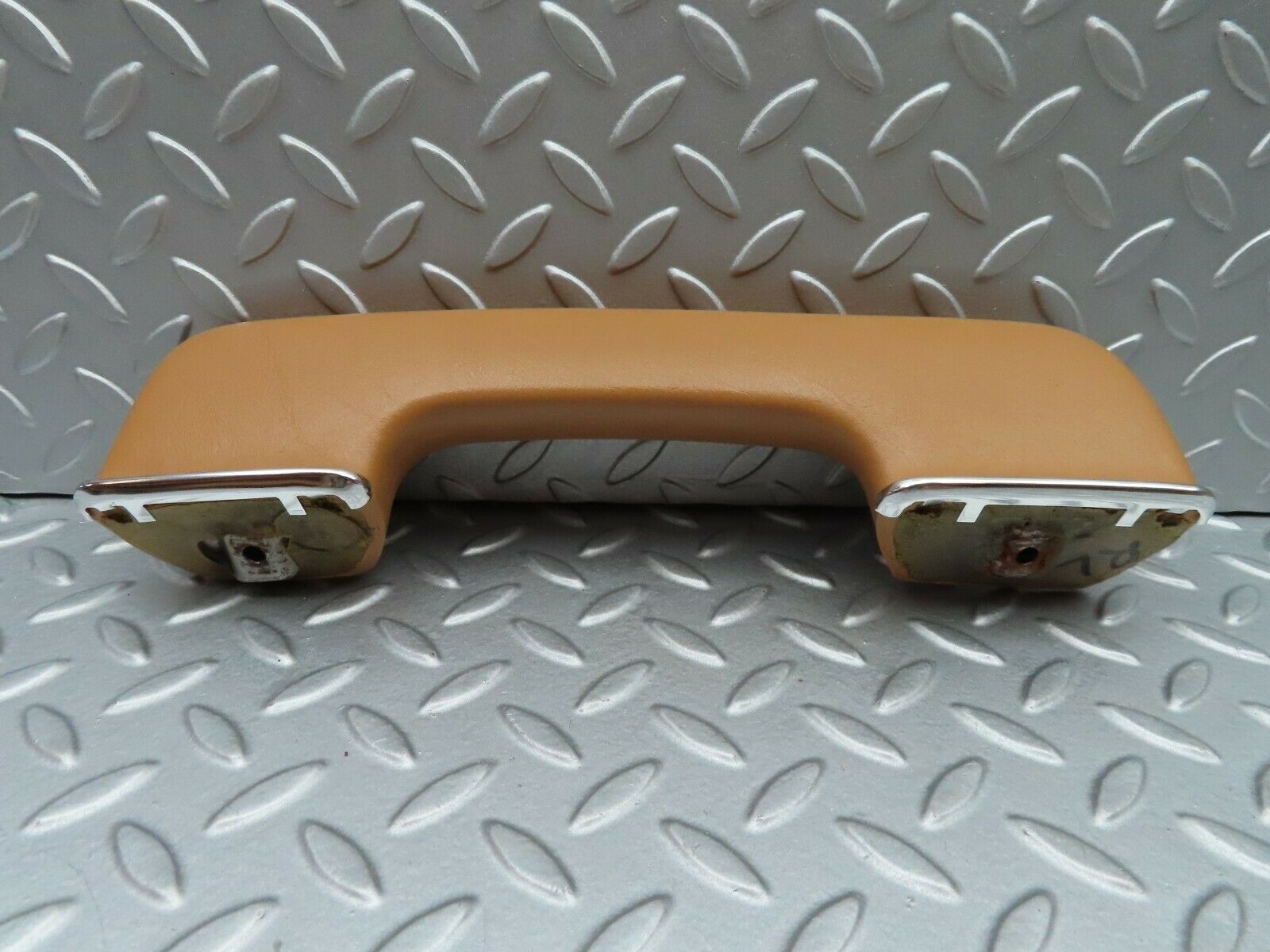 5720 Mercedes-Benz W123 200 Interior Door Handle Rear Left 1239701901