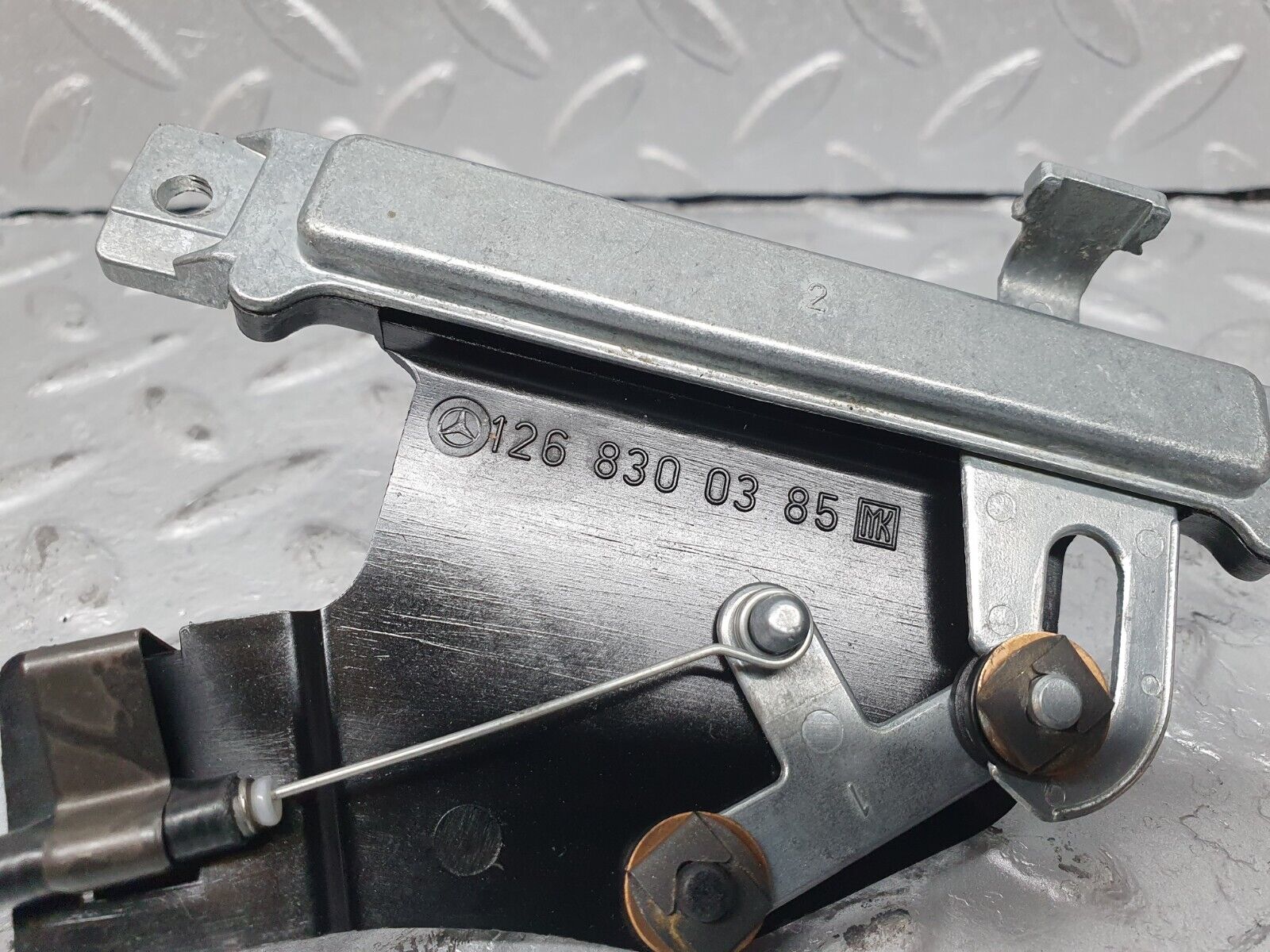 41109 Mercedes-Benz W126 300SE Rear Heater Regulator 1268300385 12683017310689