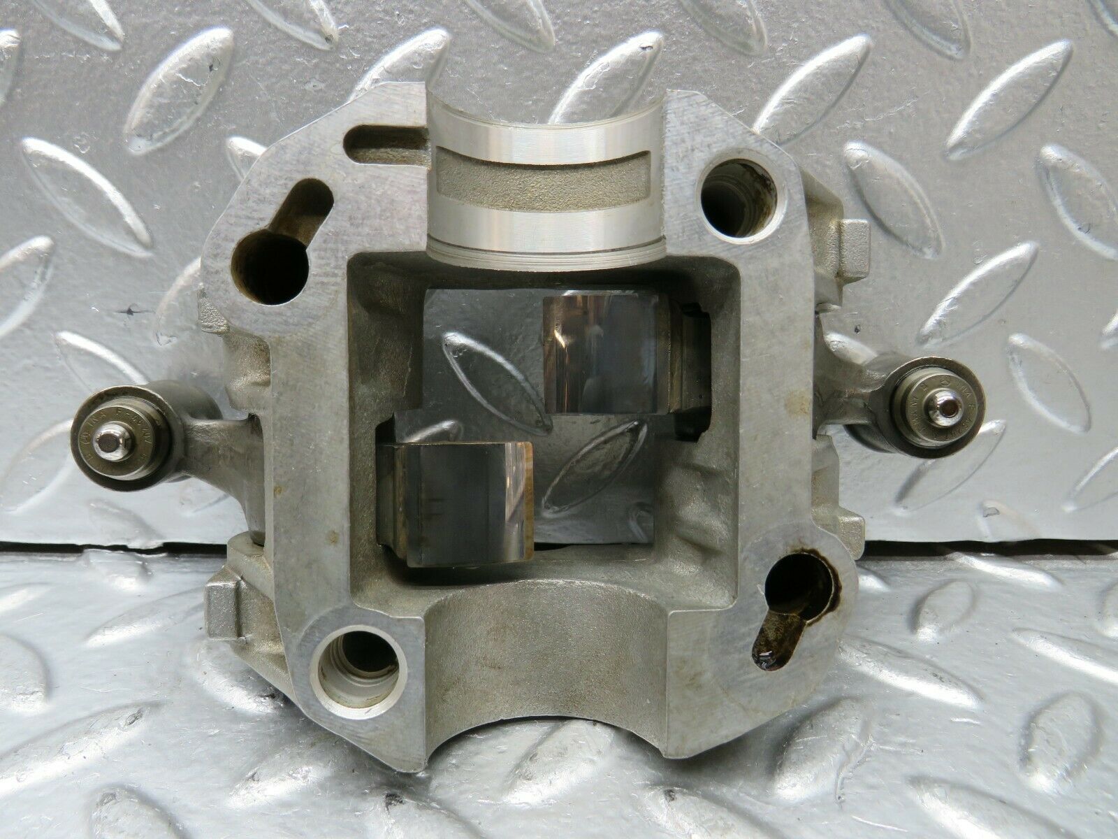 23071 Mercedes-Benz C123 230CE Coupe Rocker Arms Camshaft Bearing Block 1020512110