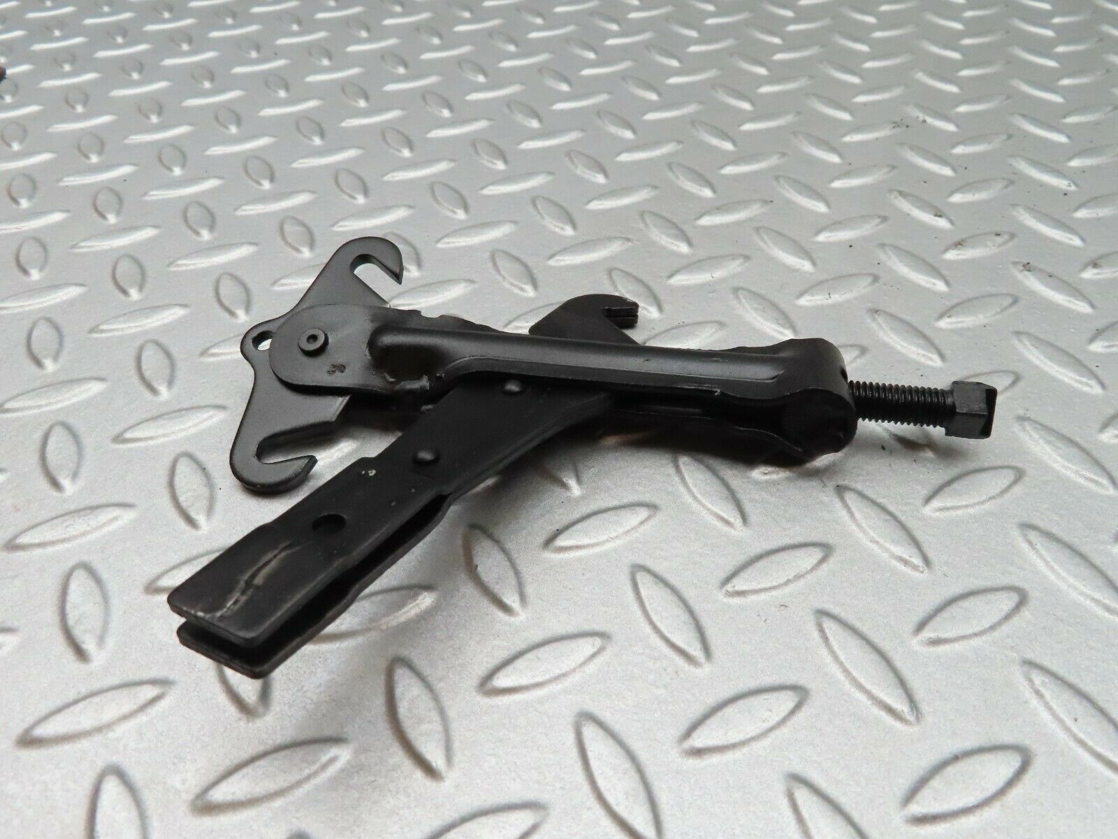 4548 Mercedes-Benz W123 230E Handbrake Adjusting Handbrake Regulator