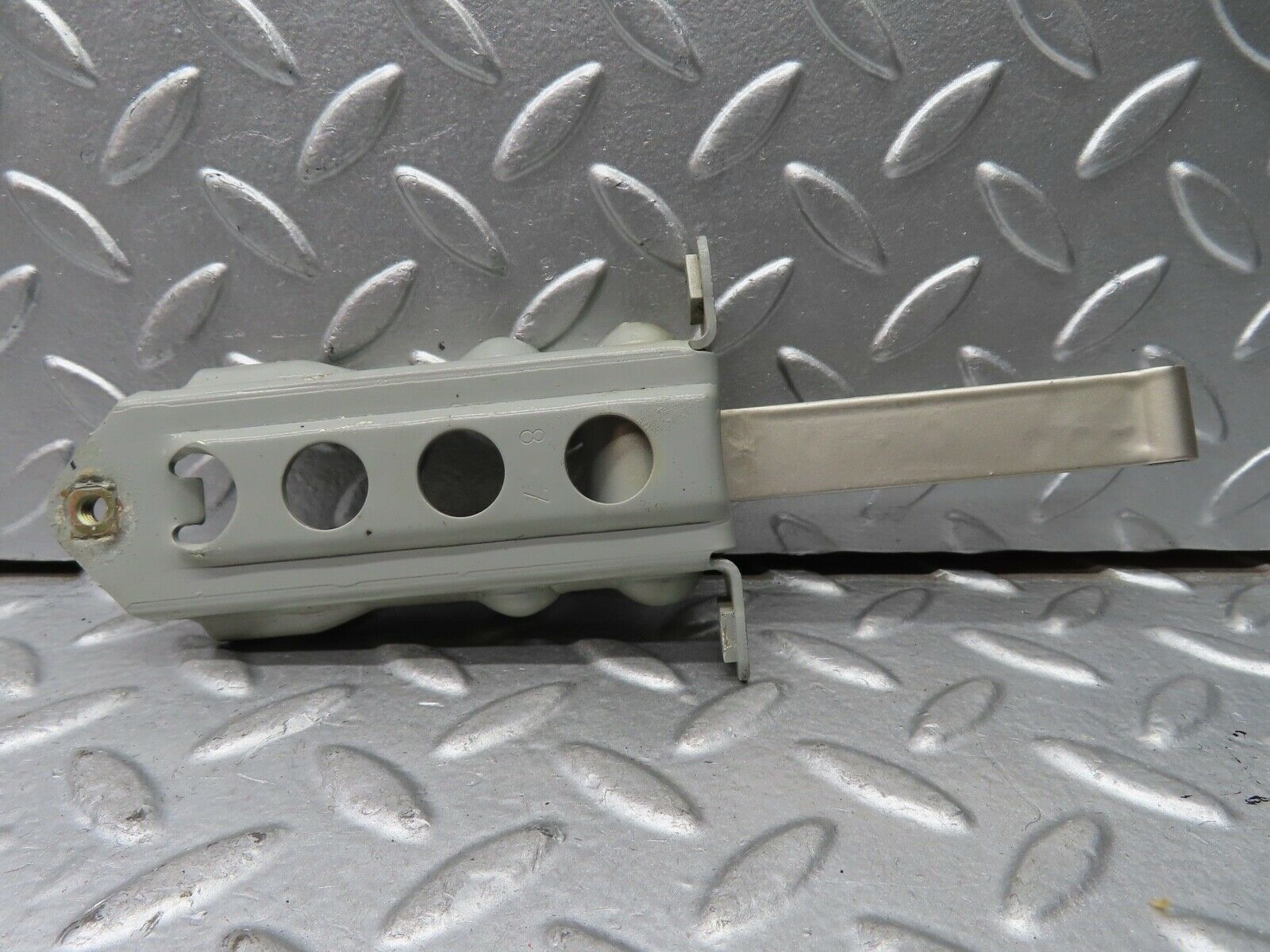 21513 Mercedes-Benz W126 300SE Door Safety Check Strap