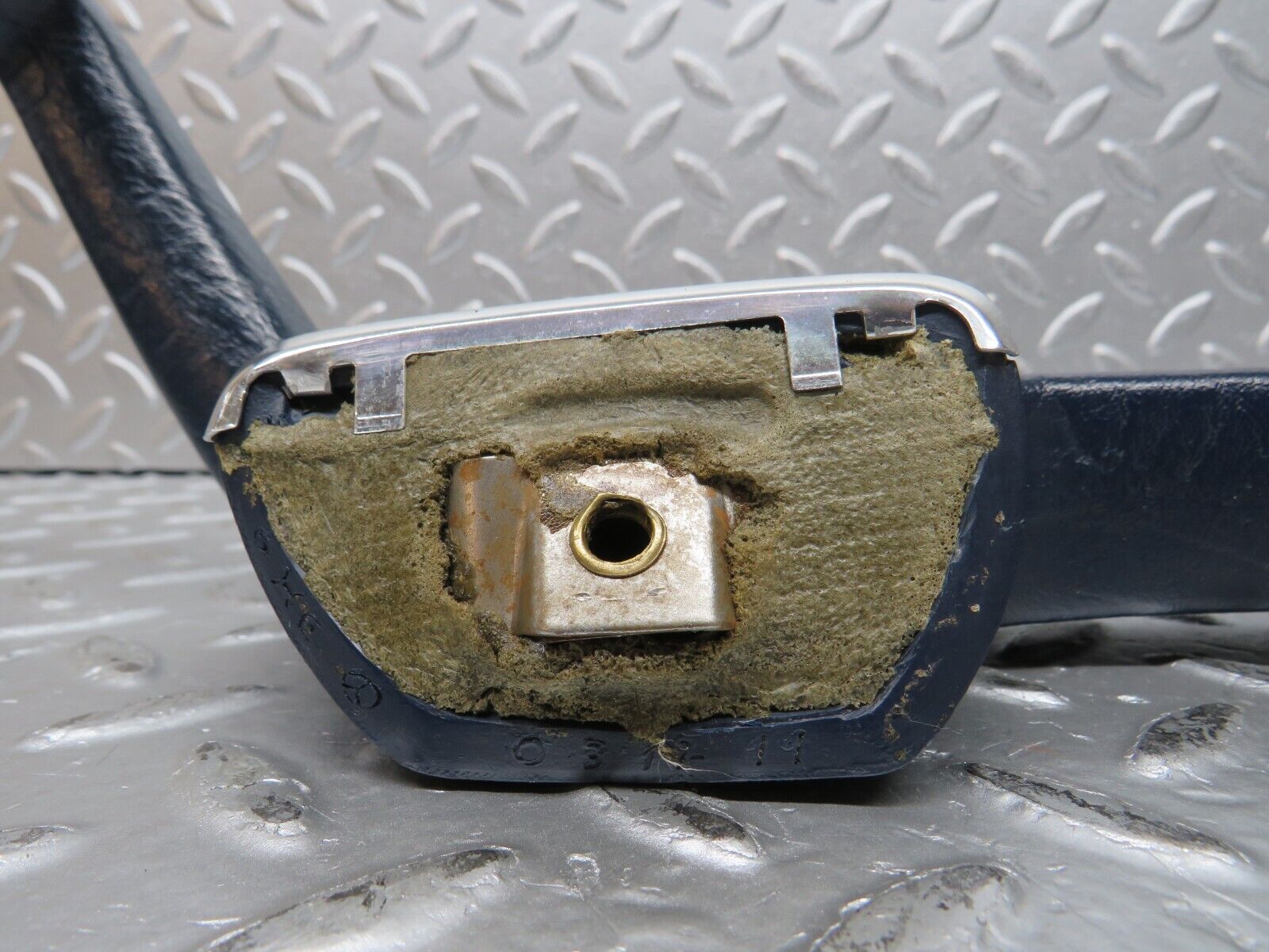 31982 Mercedes-Benz W123 230E Front Left Interior Door Handle 1239701701