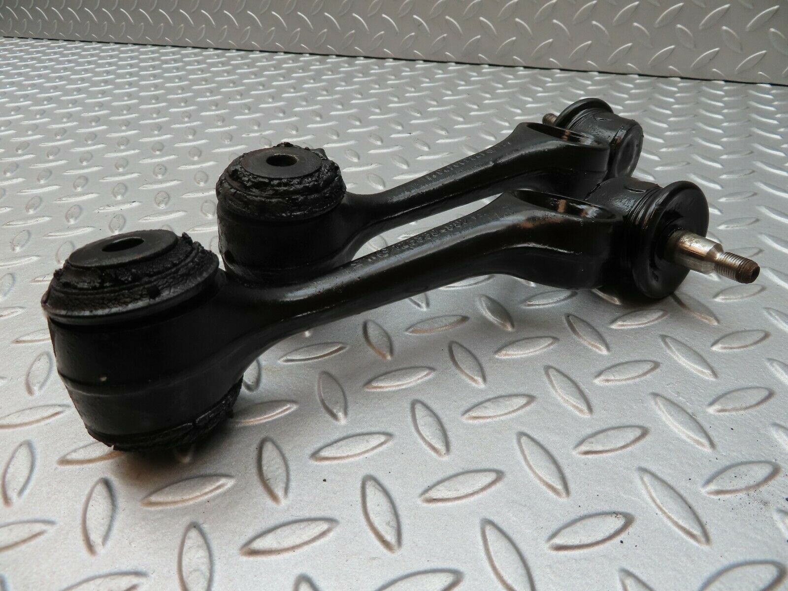 4121 Mercedes-Benz V123 240D LWB Suspension Control Arm Front Upper Left&Right