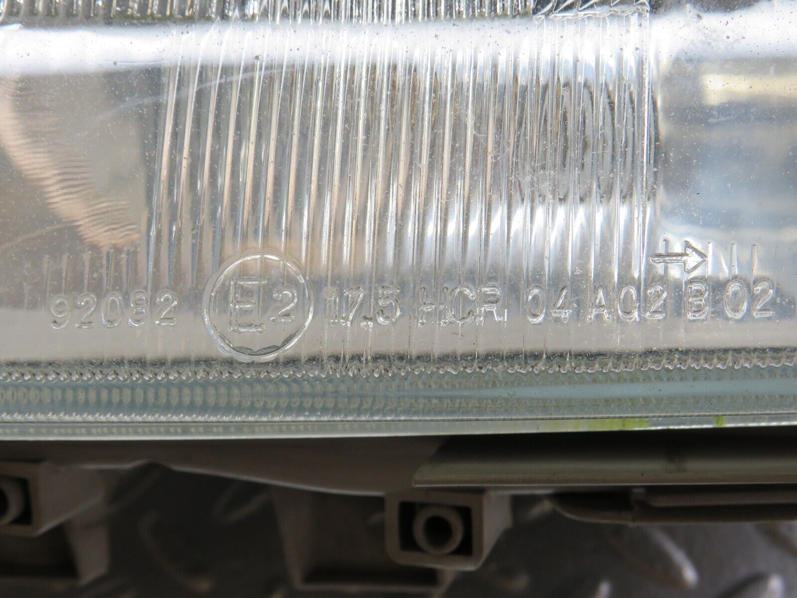33225 Mercedes-Benz W202 C180 Headlight Hella Left Side