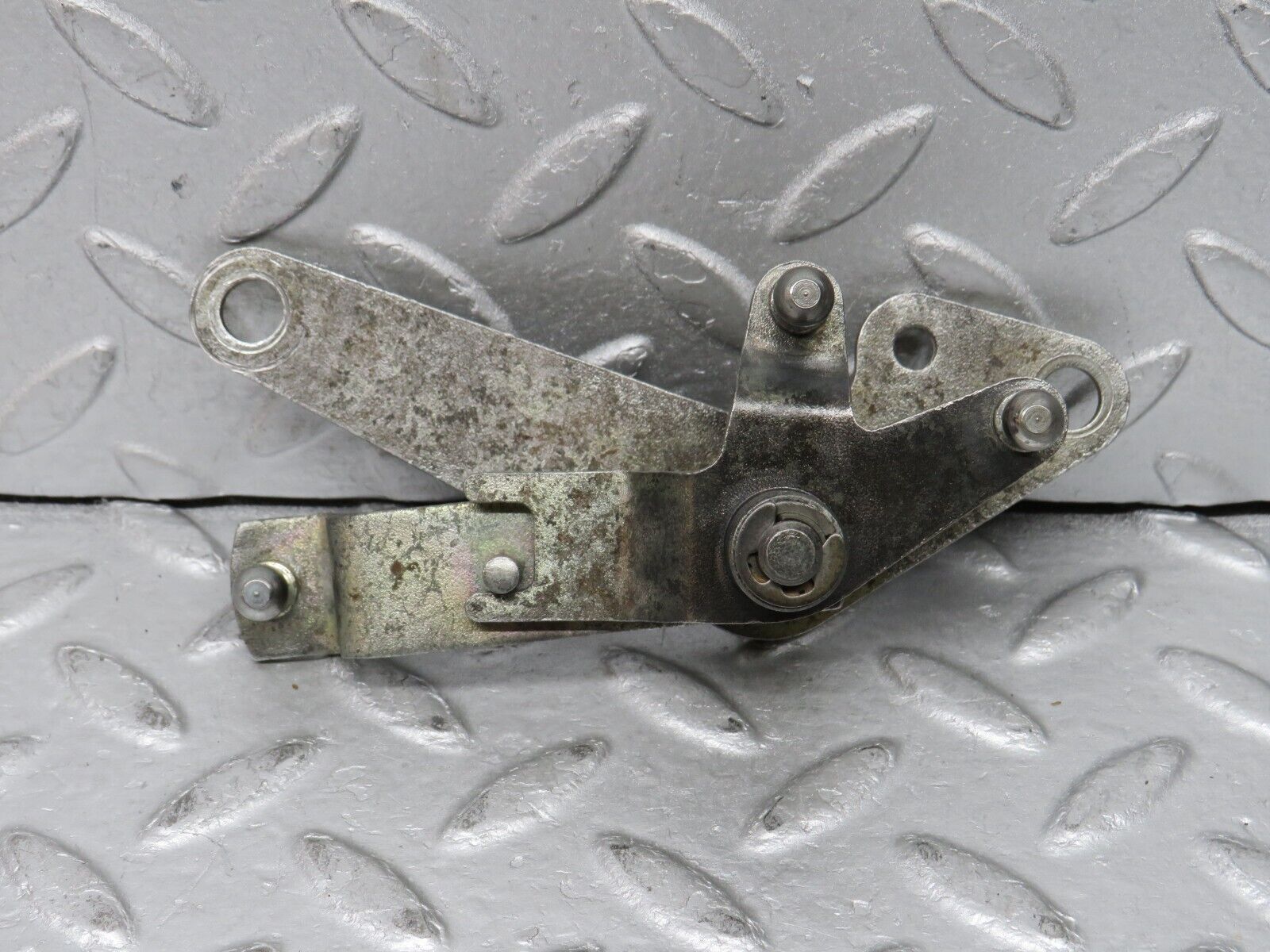 37563 Mercedes-Benz W109 300SEL Throttle Linkage