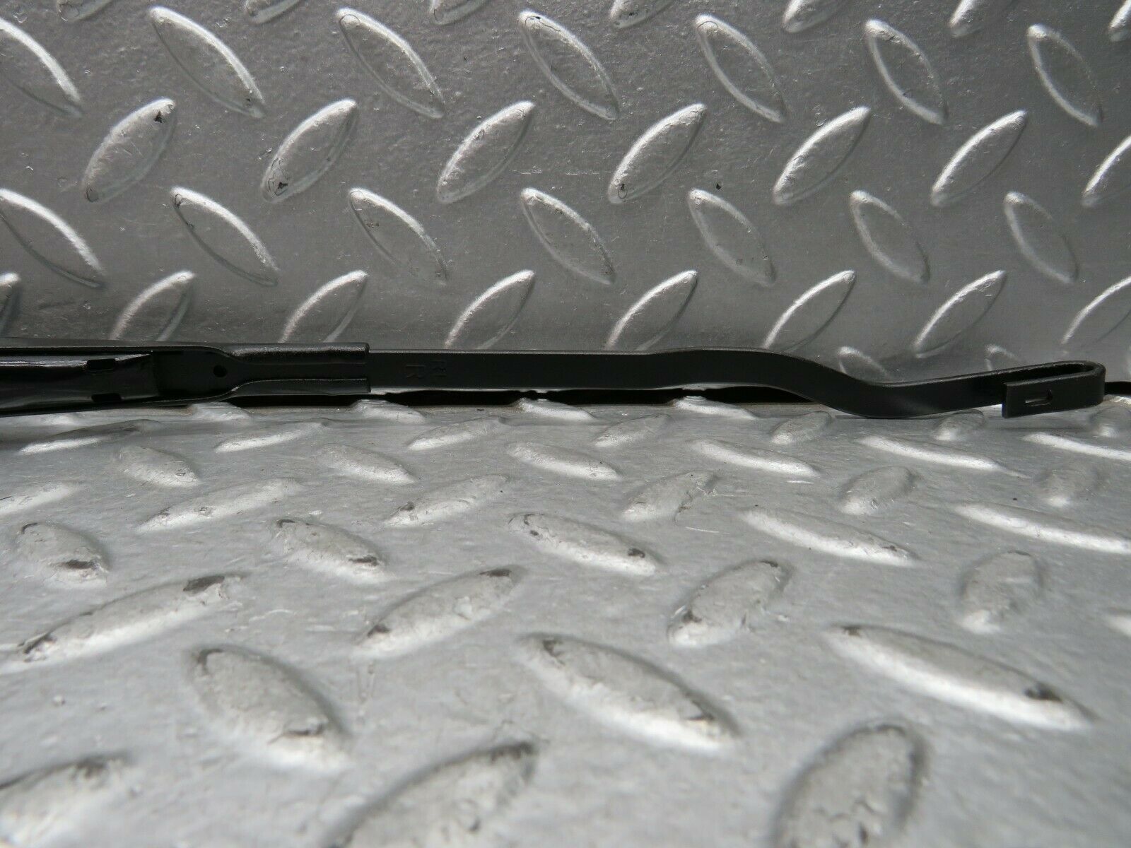 22123 Mercedes-Benz S123 280TE Wagon Right Side Wiper Arm Bosch 3399990553