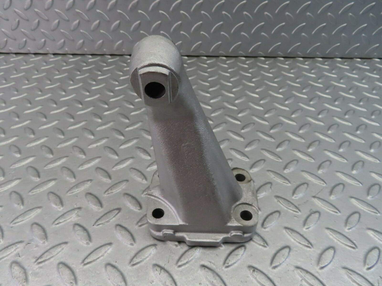 7966 Mercedes-Benz W115 220D Engine Mount Bracket Left Side 1152230804