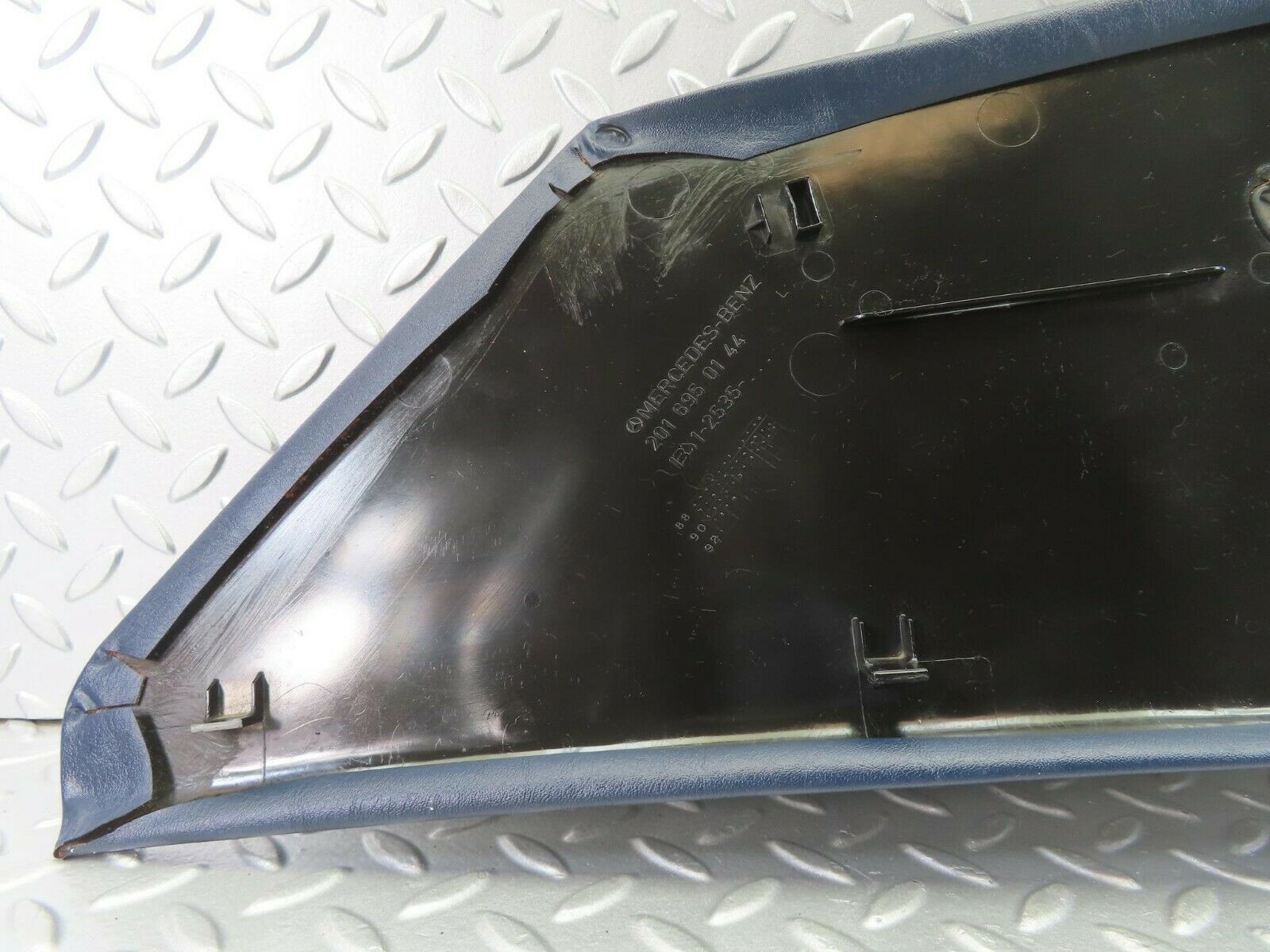 10322 Mercedes-Benz W201 190E C Pillar Cover Trim Left 2016950144