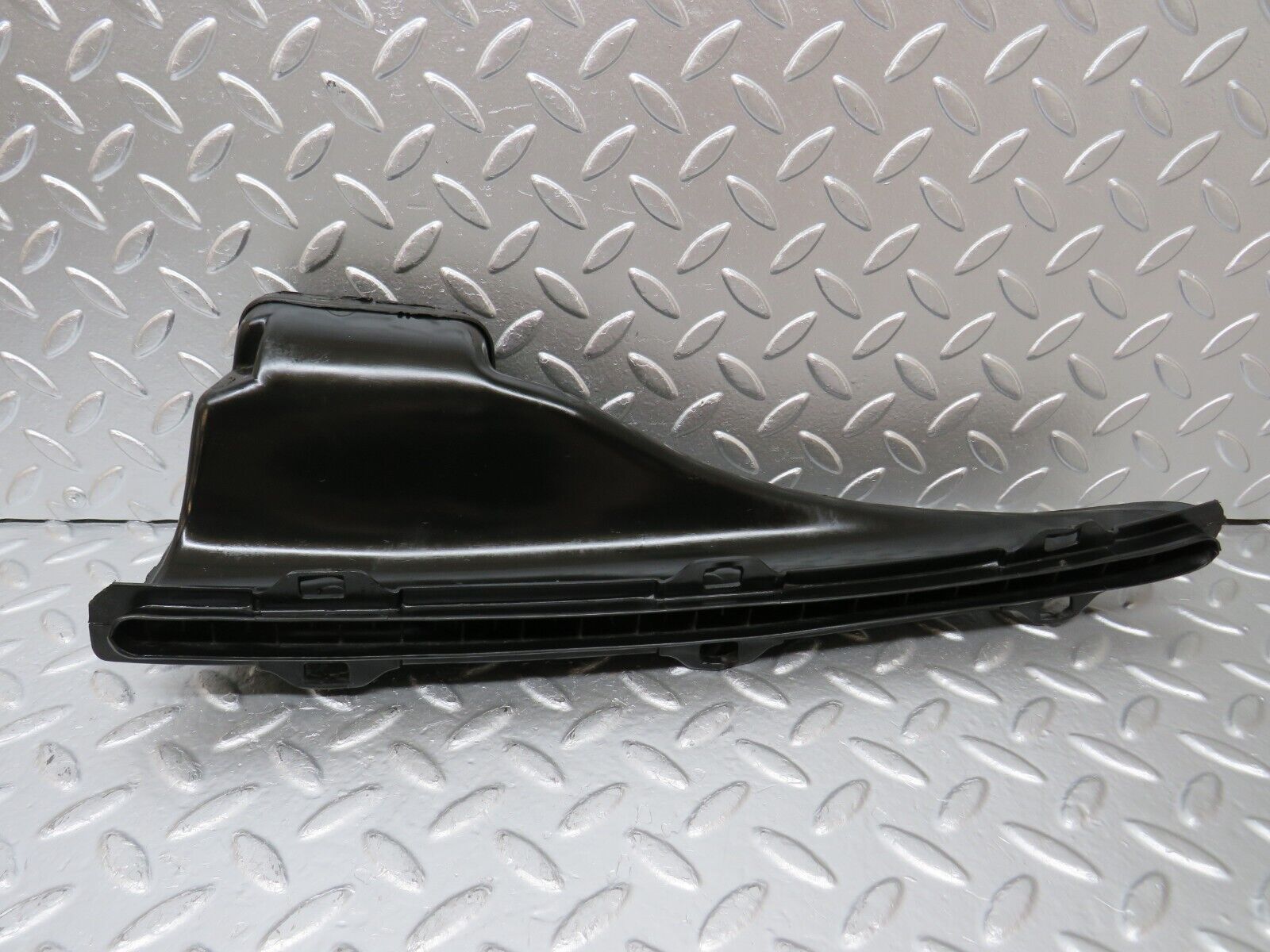 25569 Mercedes-Benz W123 200 Air Duct Vent Left And Right Side 1238300119